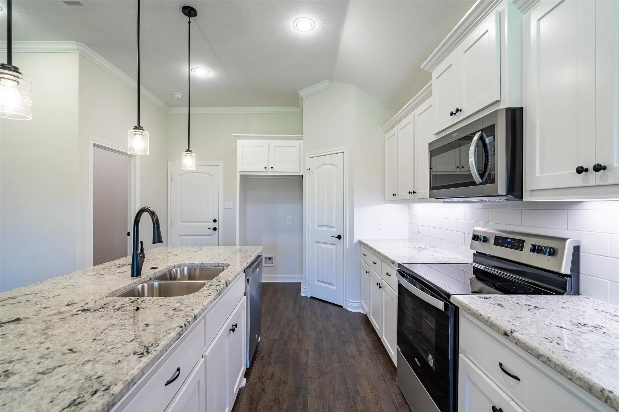 Single Family Residence For Rent in Hunt County , 908 Tippit Lane, Greenville, Texas 75098, 3 Bedroom, 2 Bathroom, Garage spaces, 1,660 Sqft, built in 2022, mls#21382043, Real Estate Agent in Greenville, Homes For Rent in Hunt county, Homes For Rent in Greenville, Realtor in Greenville Texas, Real Estate Brokerage Independent Realty Texas, Luminita Cordes Realtor