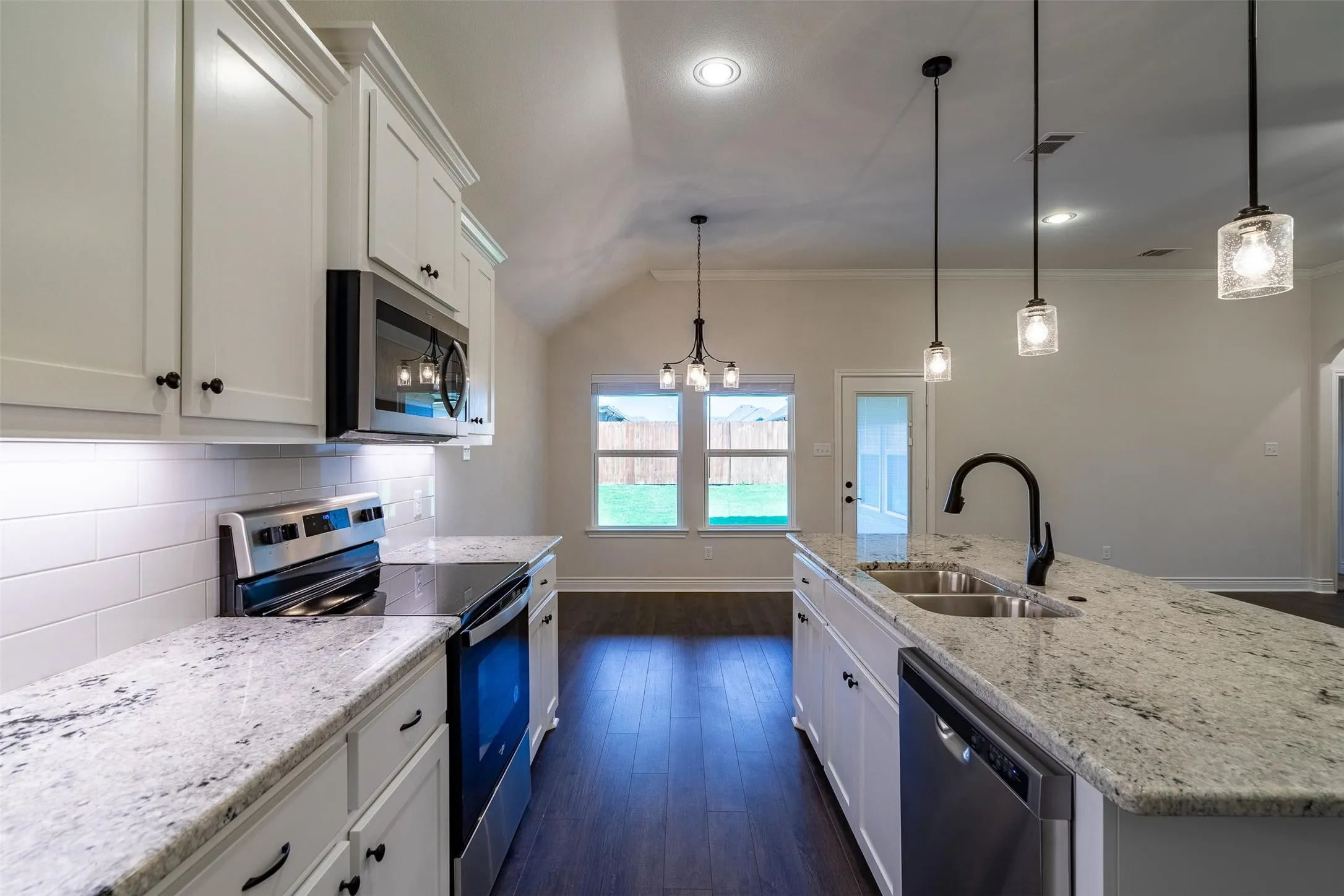 Single Family Residence For Rent in Hunt County , 908 Tippit Lane, Greenville, Texas 75098, 3 Bedroom, 2 Bathroom, Garage spaces, 1,660 Sqft, built in 2022, mls#21382043, Real Estate Agent in Greenville, Homes For Rent in Hunt county, Homes For Rent in Greenville, Realtor in Greenville Texas, Real Estate Brokerage Independent Realty Texas, Luminita Cordes Realtor
