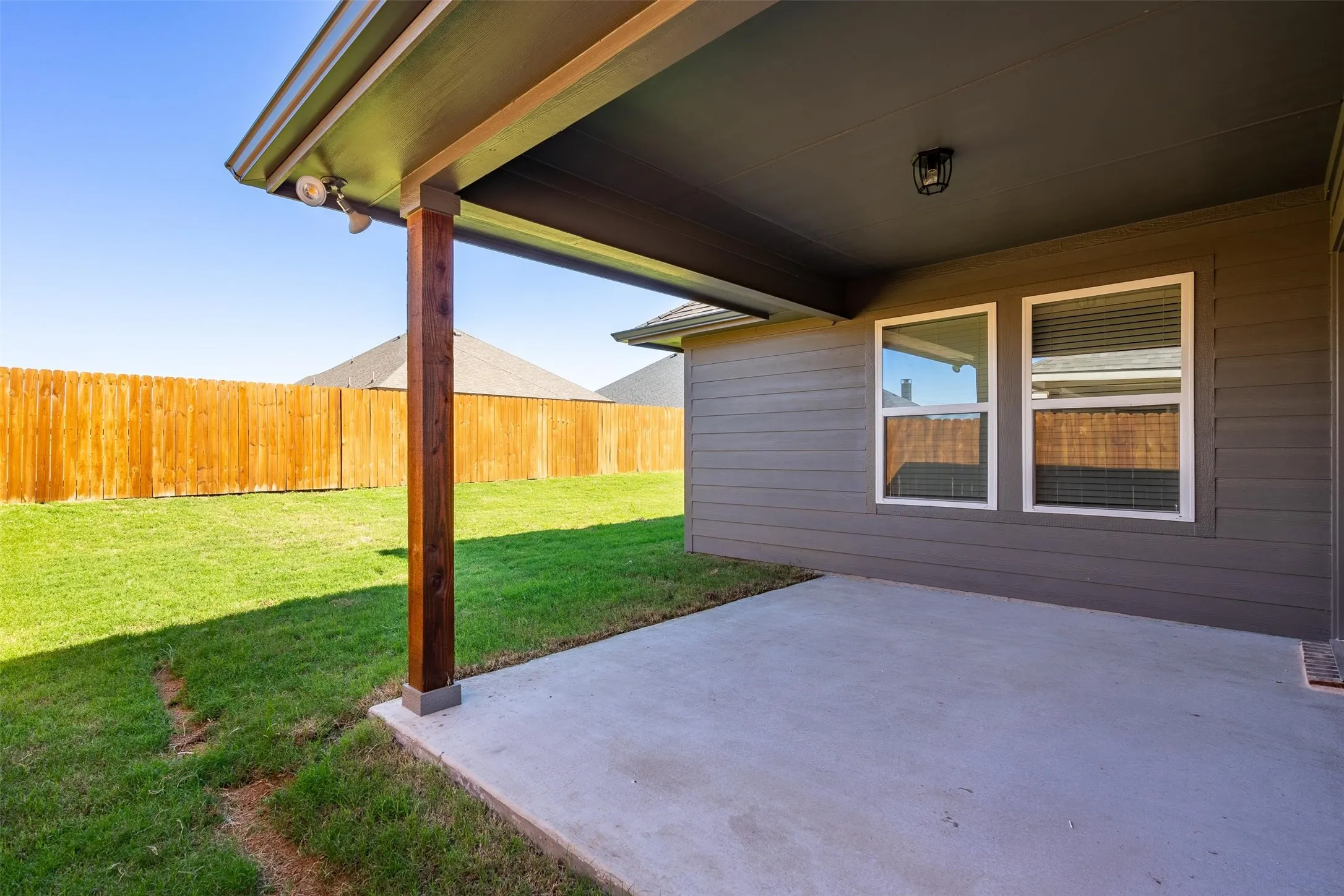 Single Family Residence For Rent in Hunt County , 908 Tippit Lane, Greenville, Texas 75098, 3 Bedroom, 2 Bathroom, Garage spaces, 1,660 Sqft, built in 2022, mls#21382043, Real Estate Agent in Greenville, Homes For Rent in Hunt county, Homes For Rent in Greenville, Realtor in Greenville Texas, Real Estate Brokerage Independent Realty Texas, Luminita Cordes Realtor
