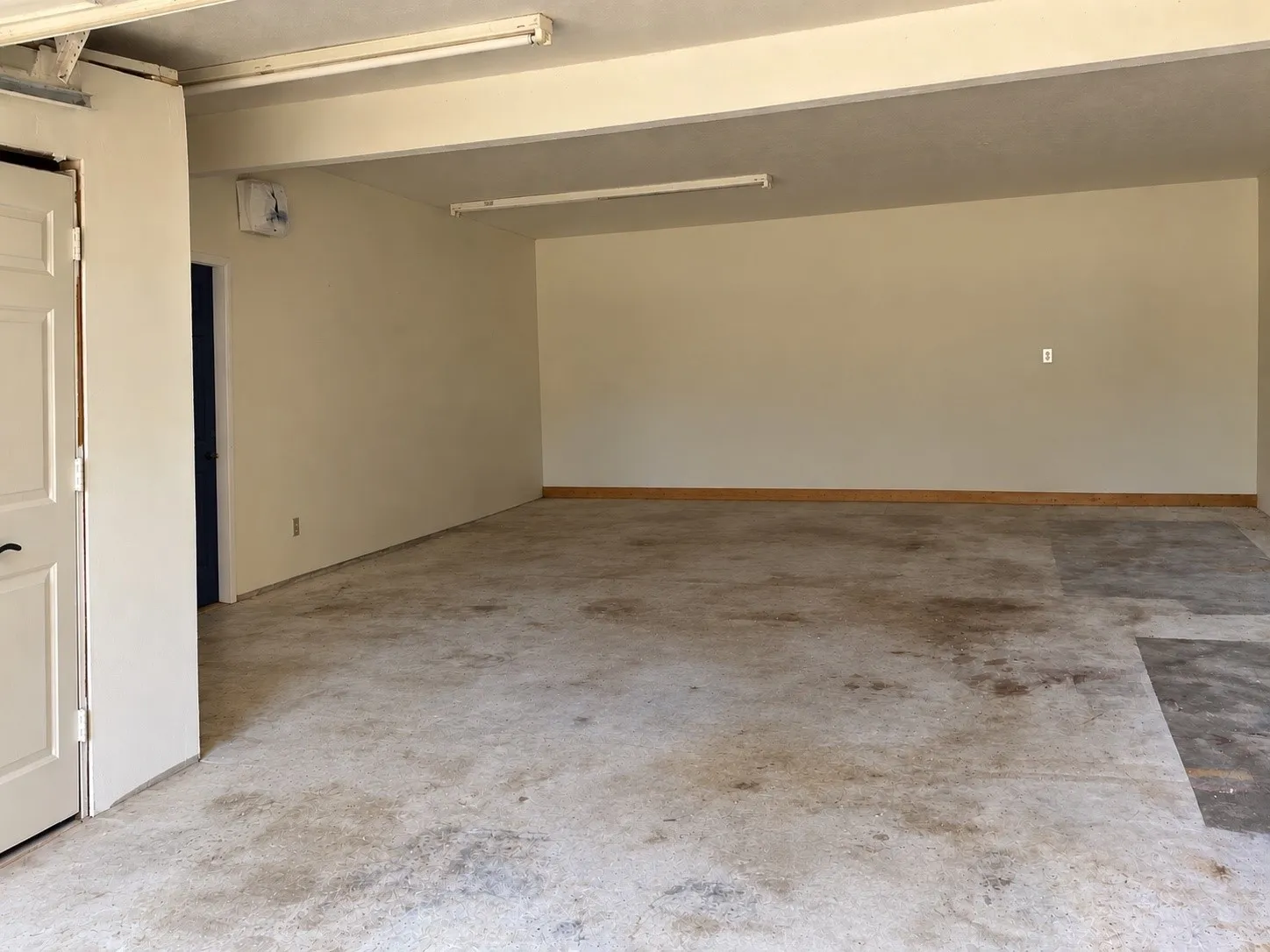 Business For Sale in Grayson County , 530 E US Highway 69, Denison, Texas 75021, 0, 0, Garage spaces, 2,250 Sqft, built in 1978, mls#21380360, Real Estate Agent in Denison, Homes For Sale in Grayson county, Homes For Sale in Denison, Realtor in Denison Texas, Real Estate Brokerage Independent Realty Texas, Luminita Cordes Realtor