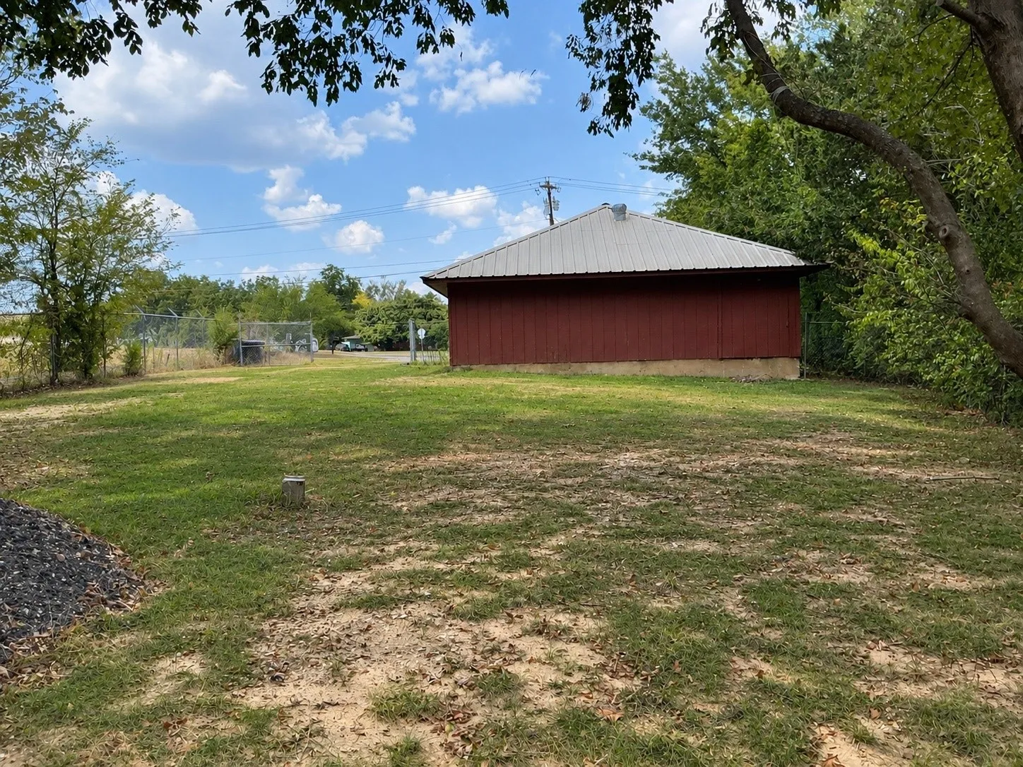Business For Sale in Grayson County , 530 E US Highway 69, Denison, Texas 75021, 0, 0, Garage spaces, 2,250 Sqft, built in 1978, mls#21380360, Real Estate Agent in Denison, Homes For Sale in Grayson county, Homes For Sale in Denison, Realtor in Denison Texas, Real Estate Brokerage Independent Realty Texas, Luminita Cordes Realtor