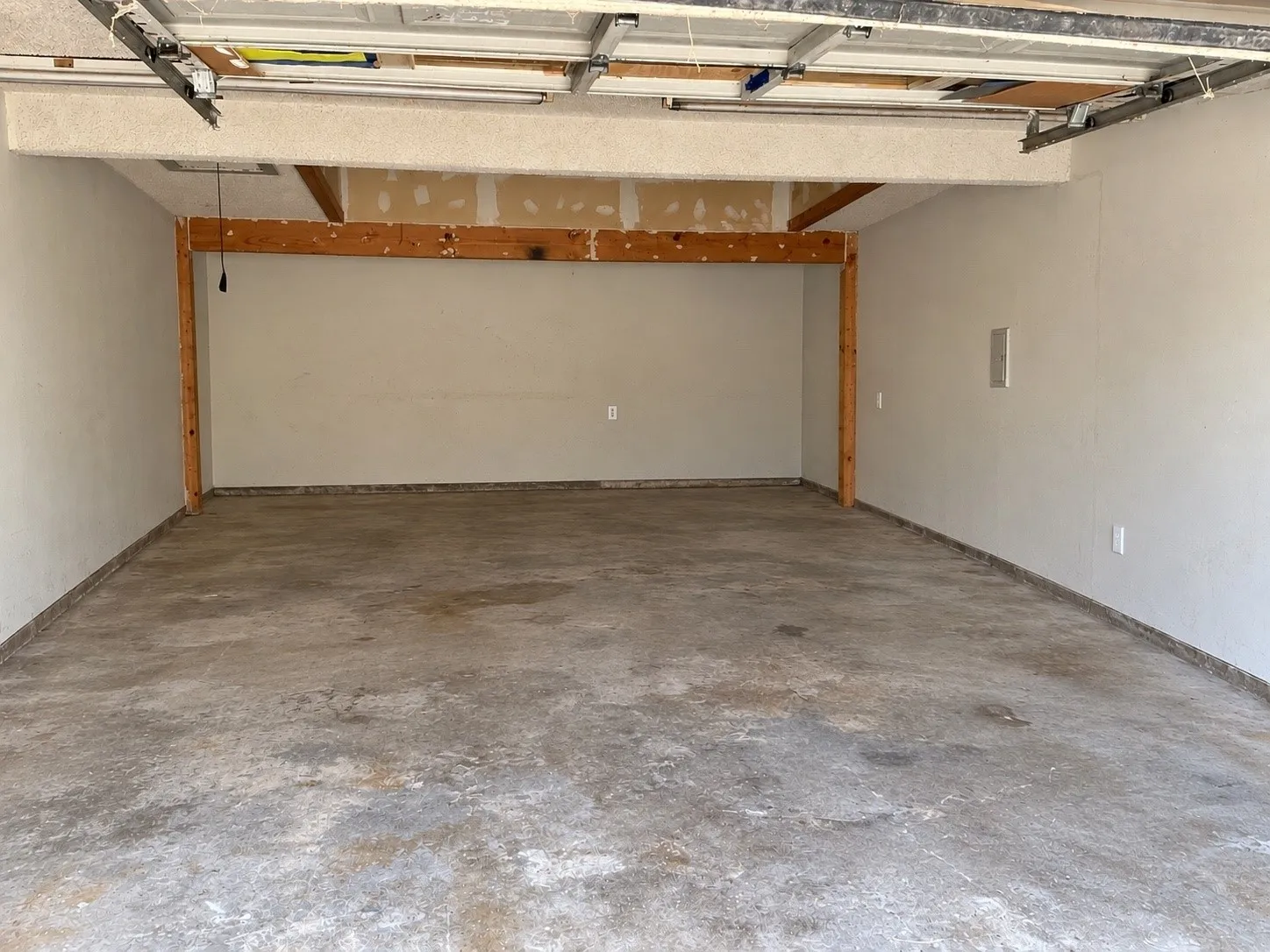 Business For Sale in Grayson County , 530 E US Highway 69, Denison, Texas 75021, 0, 0, Garage spaces, 2,250 Sqft, built in 1978, mls#21380360, Real Estate Agent in Denison, Homes For Sale in Grayson county, Homes For Sale in Denison, Realtor in Denison Texas, Real Estate Brokerage Independent Realty Texas, Luminita Cordes Realtor