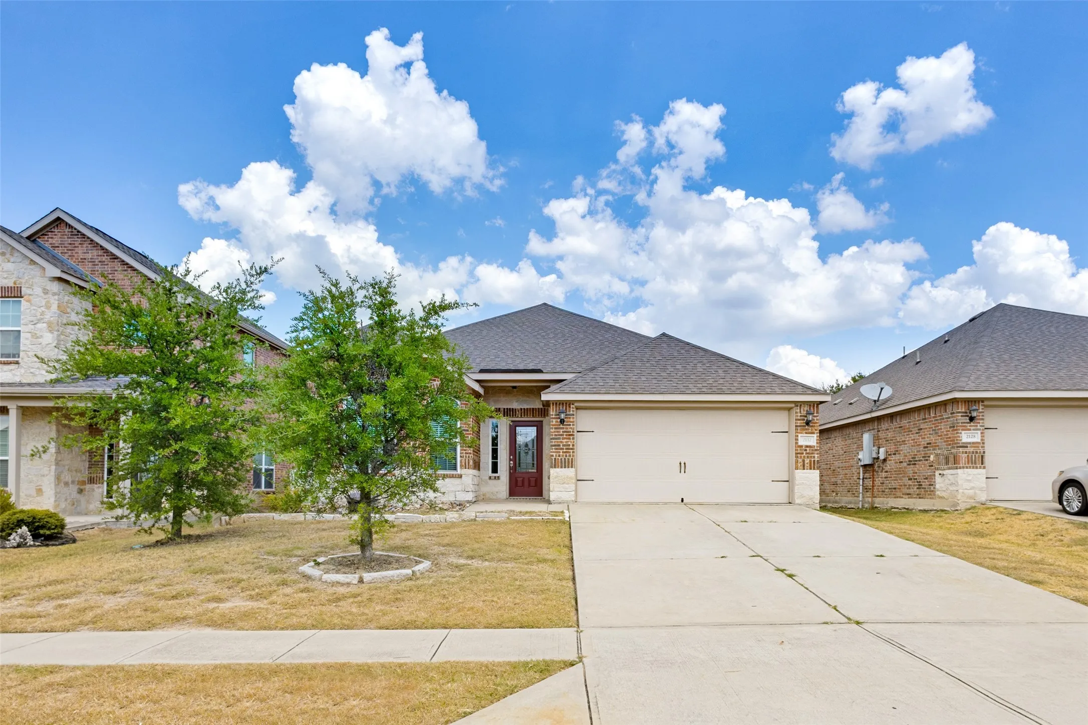 Single Family Residence For Sale in Collin County , 2132 Mulberry Drive, Anna, Texas 75409, 3 Bedroom, 2 Bathroom, 2 Garage spaces, 1,923 Sqft, built in 2015, mls#21382162, Real Estate Agent in Anna, Homes For Sale in Collin county, Homes For Sale in Anna, Realtor in Anna Texas, Real Estate Brokerage Independent Realty Texas, Luminita Cordes Realtor