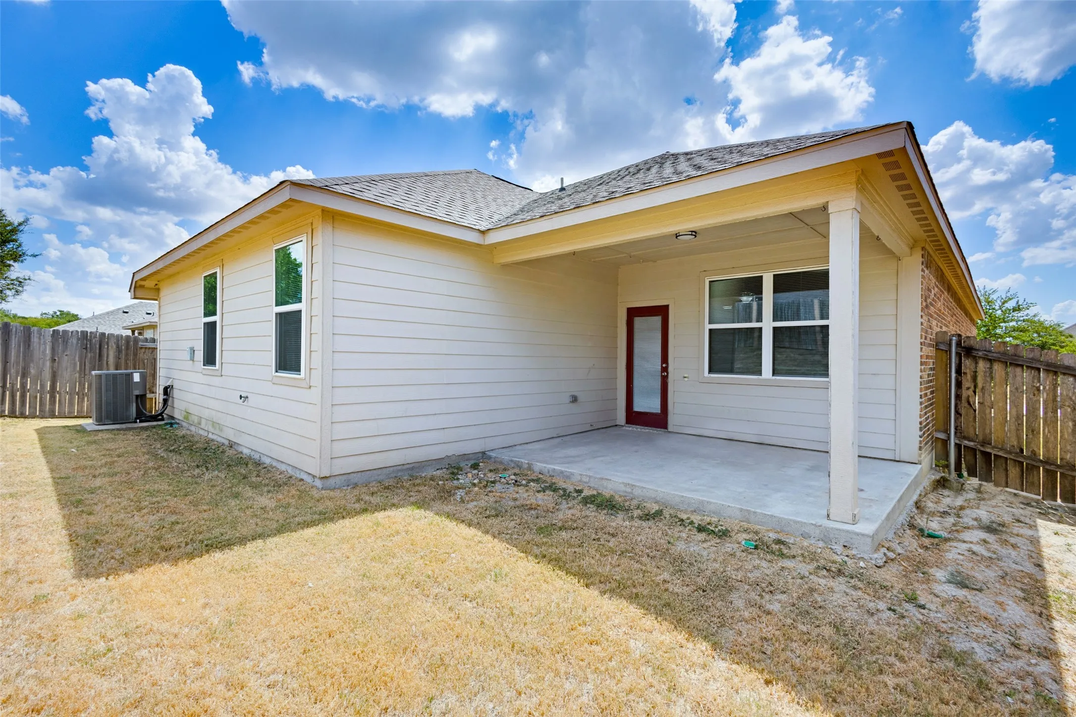 Single Family Residence For Sale in Collin County , 2132 Mulberry Drive, Anna, Texas 75409, 3 Bedroom, 2 Bathroom, 2 Garage spaces, 1,923 Sqft, built in 2015, mls#21382162, Real Estate Agent in Anna, Homes For Sale in Collin county, Homes For Sale in Anna, Realtor in Anna Texas, Real Estate Brokerage Independent Realty Texas, Luminita Cordes Realtor