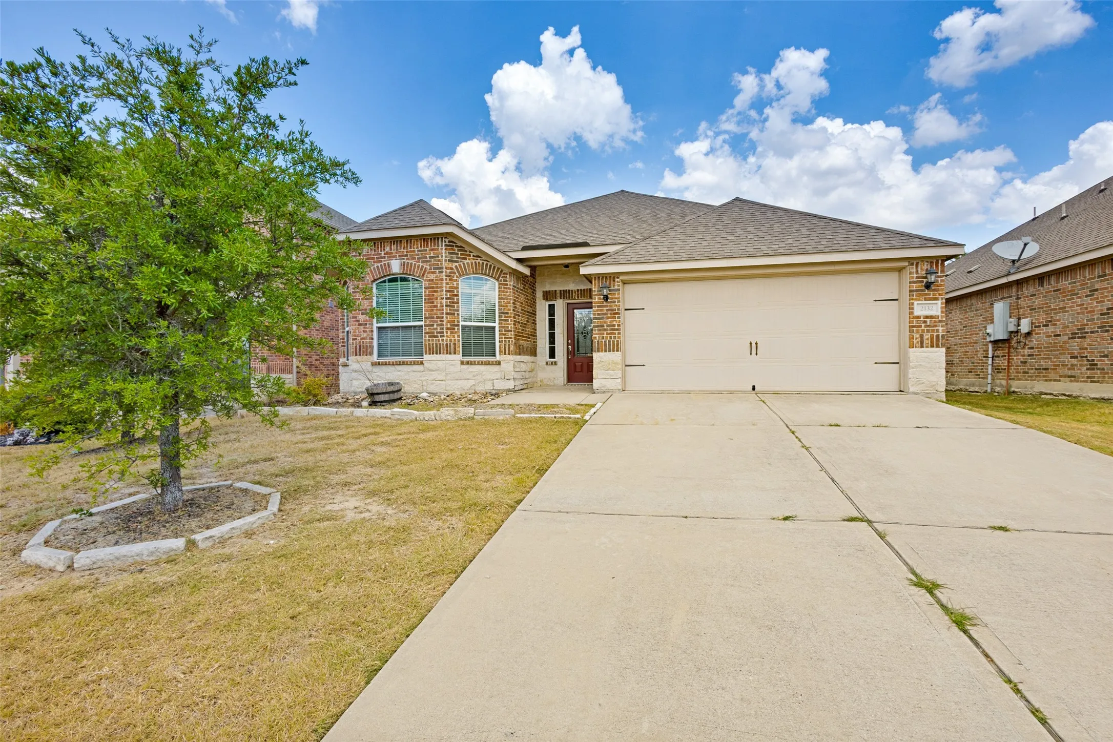 Single Family Residence For Sale in Collin County , 2132 Mulberry Drive, Anna, Texas 75409, 3 Bedroom, 2 Bathroom, 2 Garage spaces, 1,923 Sqft, built in 2015, mls#21382162, Real Estate Agent in Anna, Homes For Sale in Collin county, Homes For Sale in Anna, Realtor in Anna Texas, Real Estate Brokerage Independent Realty Texas, Luminita Cordes Realtor