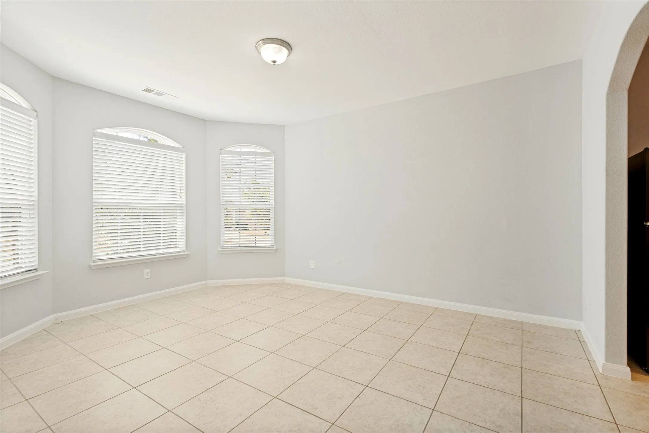 Single Family Residence For Sale in Collin County , 2132 Mulberry Drive, Anna, Texas 75409, 3 Bedroom, 2 Bathroom, 2 Garage spaces, 1,923 Sqft, built in 2015, mls#21382162, Real Estate Agent in Anna, Homes For Sale in Collin county, Homes For Sale in Anna, Realtor in Anna Texas, Real Estate Brokerage Independent Realty Texas, Luminita Cordes Realtor