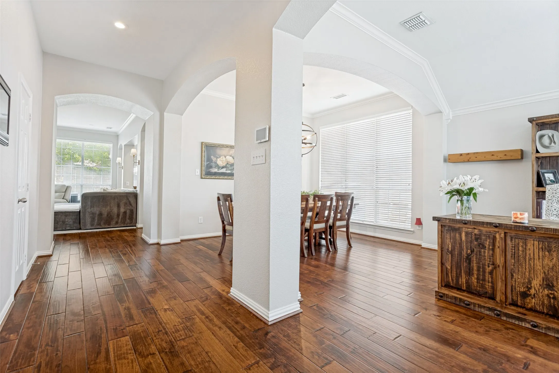 Single Family Residence For Sale in Dallas County , 6119 Laurel Crest Lane, Sachse, Texas 75048, 4 Bedroom, 2 Bathroom, 2 Garage spaces, 2,294 Sqft, built in 2003, mls#21382344, Real Estate Agent in Sachse, Homes For Sale in Dallas county, Homes For Sale in Sachse, Realtor in Sachse Texas, Real Estate Brokerage Independent Realty Texas, Luminita Cordes Realtor