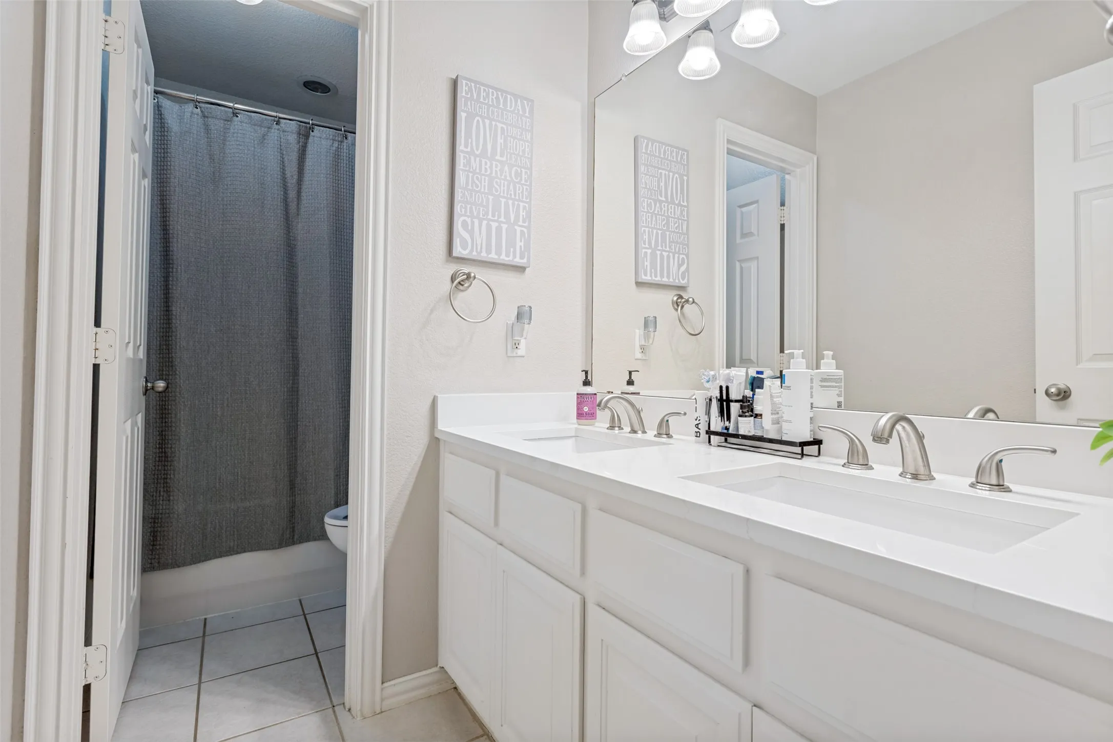 Single Family Residence For Sale in Dallas County , 6119 Laurel Crest Lane, Sachse, Texas 75048, 4 Bedroom, 2 Bathroom, 2 Garage spaces, 2,294 Sqft, built in 2003, mls#21382344, Real Estate Agent in Sachse, Homes For Sale in Dallas county, Homes For Sale in Sachse, Realtor in Sachse Texas, Real Estate Brokerage Independent Realty Texas, Luminita Cordes Realtor