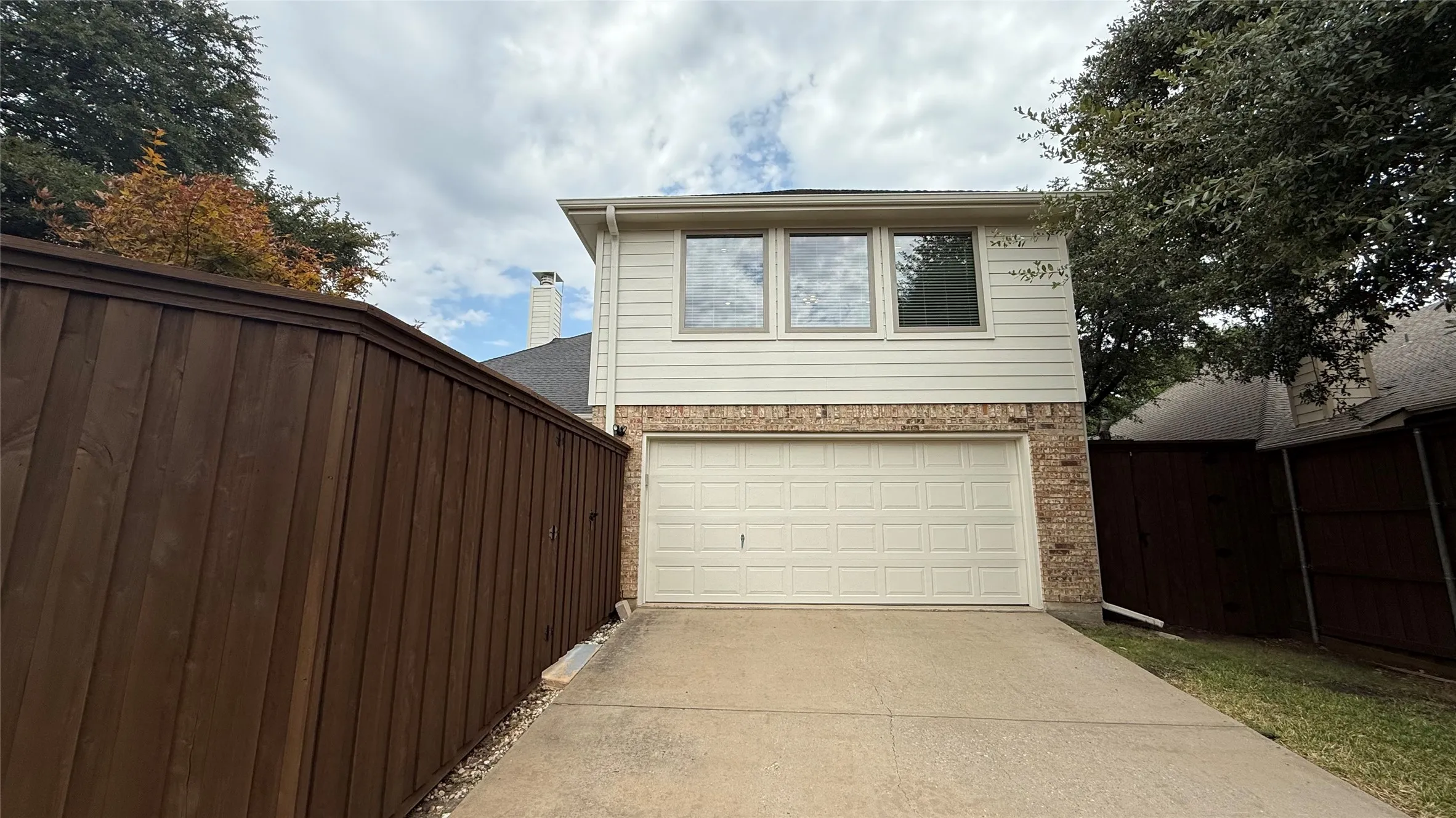 Single Family Residence For Rent in Collin County , 1219 Bridgeway Lane, Allen, Texas 75013, 4 Bedroom, 3 Bathroom, 2 Garage spaces, 2,727 Sqft, built in 2002, mls#21382471, Real Estate Agent in Allen, Homes For Rent in Collin county, Homes For Rent in Allen, Realtor in Allen Texas, Real Estate Brokerage Independent Realty Texas, Luminita Cordes Realtor