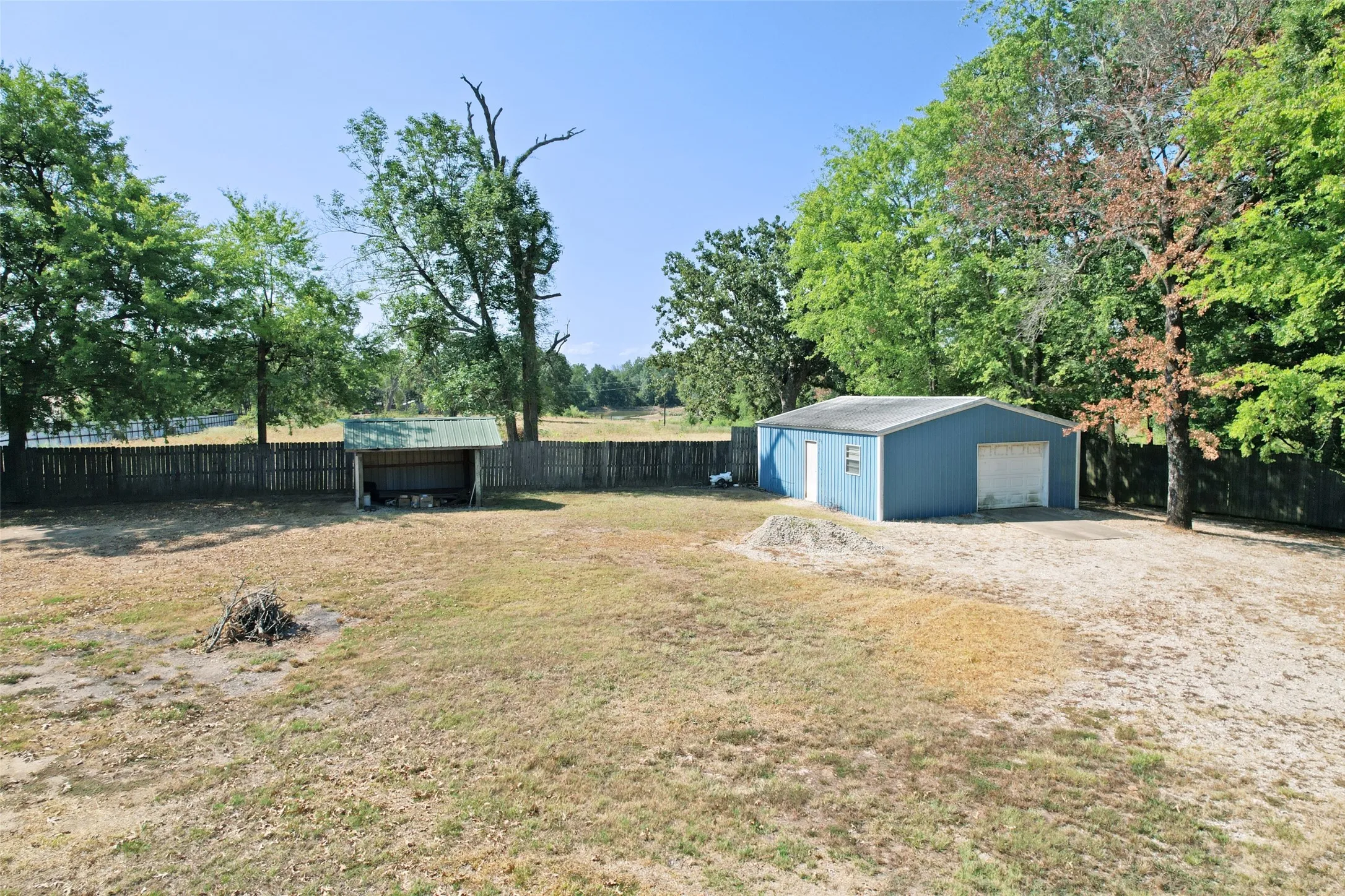 Single Family Residence For Sale in Wood County , 6105 W Fm 515, Yantis, Texas 75497, 3 Bedroom, 2 Bathroom, 2 Garage spaces, 2,005 Sqft, built in 0, mls#21381809, Real Estate Agent in Yantis, Homes For Sale in Wood county, Homes For Sale in Yantis, Realtor in Yantis Texas, Real Estate Brokerage Independent Realty Texas, Luminita Cordes Realtor