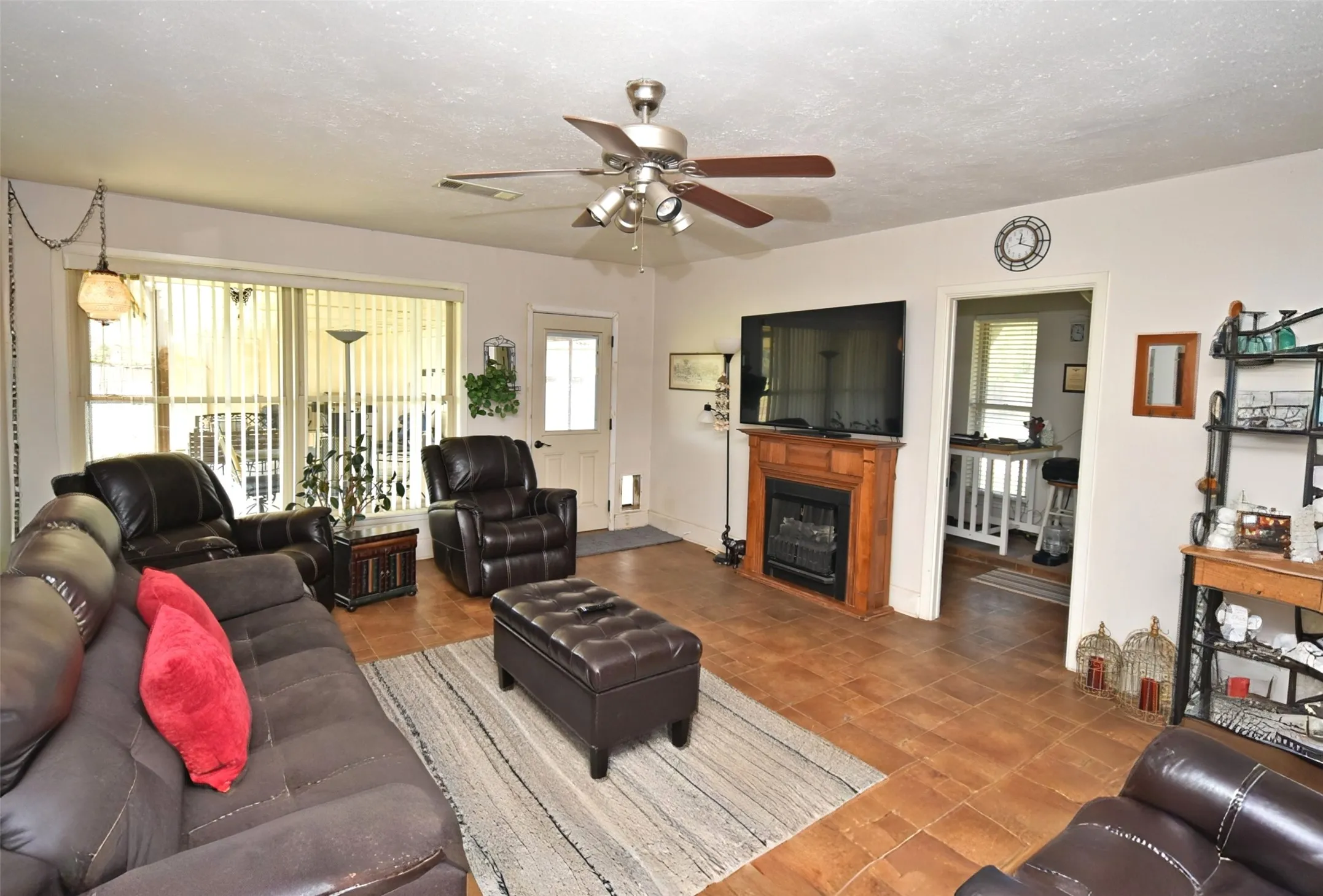 Single Family Residence For Sale in Wood County , 6105 W Fm 515, Yantis, Texas 75497, 3 Bedroom, 2 Bathroom, 2 Garage spaces, 2,005 Sqft, built in 0, mls#21381809, Real Estate Agent in Yantis, Homes For Sale in Wood county, Homes For Sale in Yantis, Realtor in Yantis Texas, Real Estate Brokerage Independent Realty Texas, Luminita Cordes Realtor