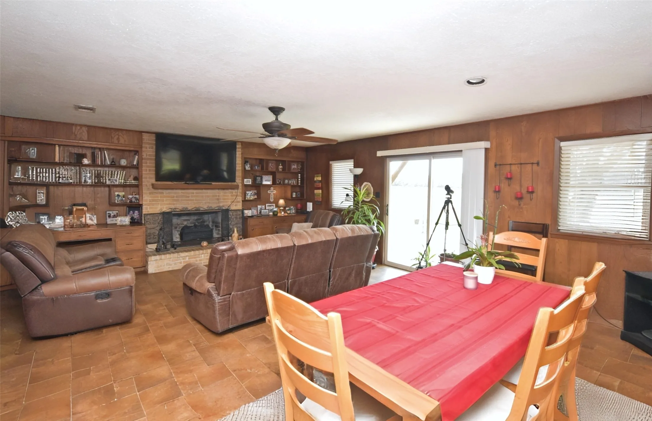 Single Family Residence For Sale in Wood County , 6105 W Fm 515, Yantis, Texas 75497, 3 Bedroom, 2 Bathroom, 2 Garage spaces, 2,005 Sqft, built in 0, mls#21381809, Real Estate Agent in Yantis, Homes For Sale in Wood county, Homes For Sale in Yantis, Realtor in Yantis Texas, Real Estate Brokerage Independent Realty Texas, Luminita Cordes Realtor