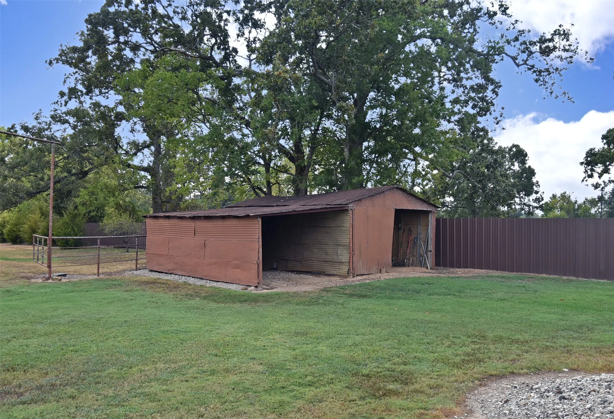 Single Family Residence For Sale in Wood County , 6105 W Fm 515, Yantis, Texas 75497, 3 Bedroom, 2 Bathroom, 2 Garage spaces, 2,005 Sqft, built in 0, mls#21381809, Real Estate Agent in Yantis, Homes For Sale in Wood county, Homes For Sale in Yantis, Realtor in Yantis Texas, Real Estate Brokerage Independent Realty Texas, Luminita Cordes Realtor