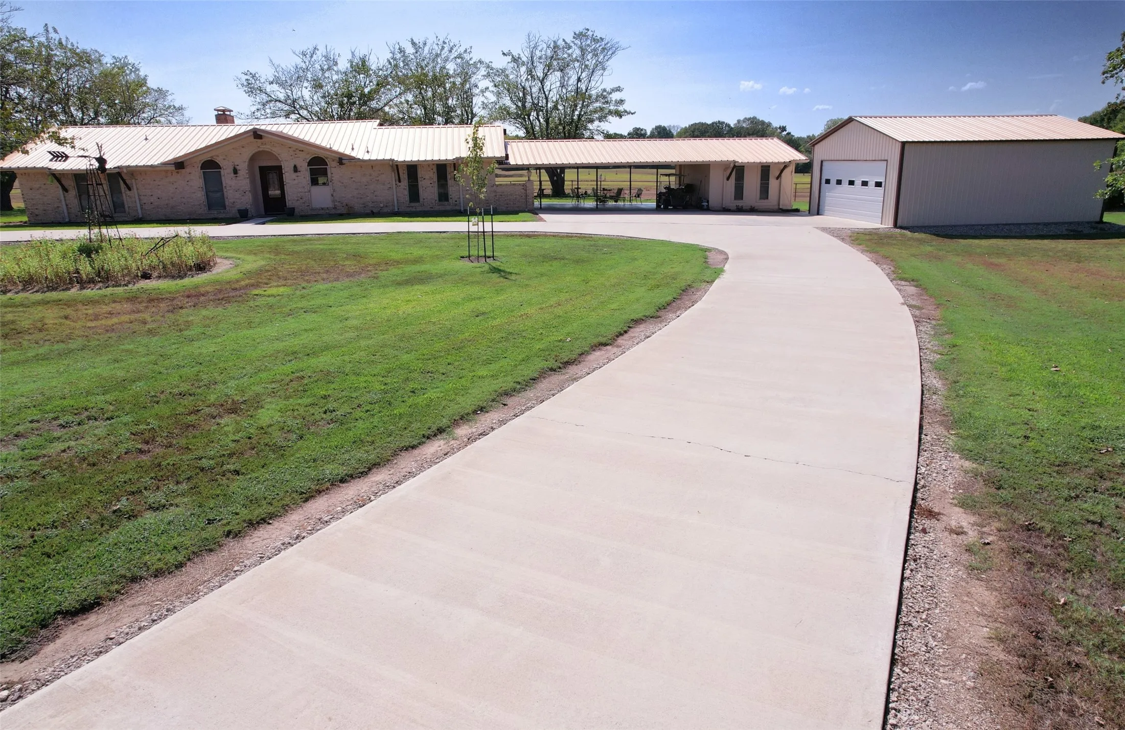 Single Family Residence For Sale in Wood County , 6105 W Fm 515, Yantis, Texas 75497, 3 Bedroom, 2 Bathroom, 2 Garage spaces, 2,005 Sqft, built in 0, mls#21381809, Real Estate Agent in Yantis, Homes For Sale in Wood county, Homes For Sale in Yantis, Realtor in Yantis Texas, Real Estate Brokerage Independent Realty Texas, Luminita Cordes Realtor