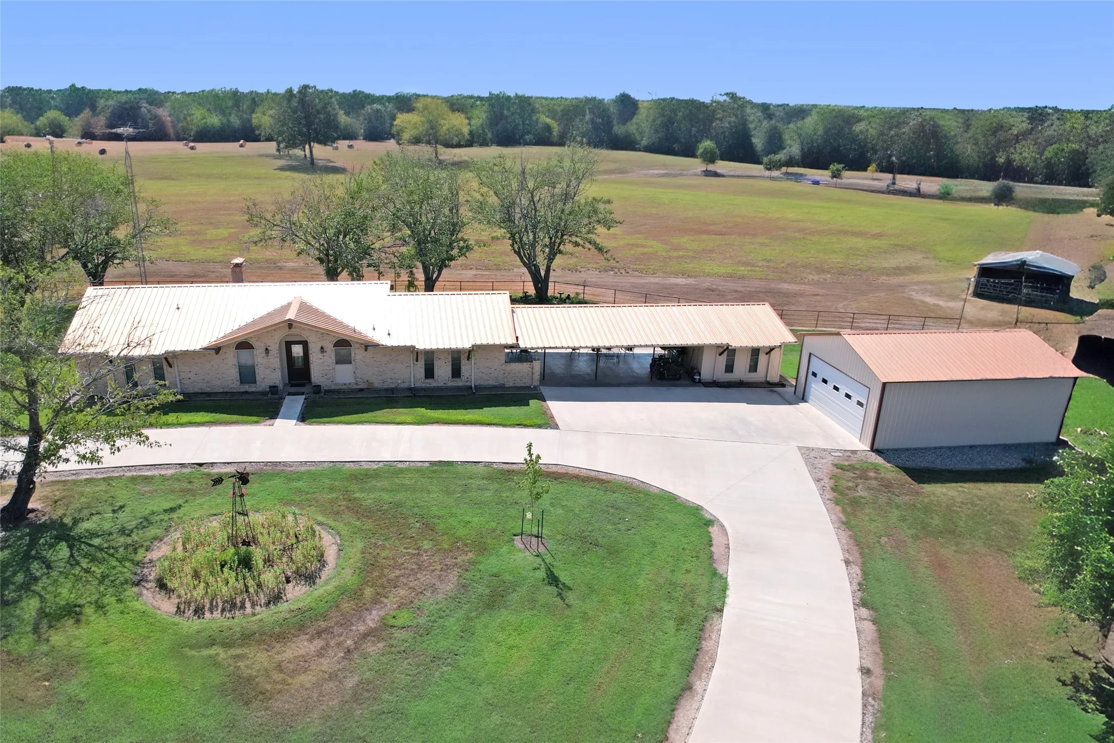 Single Family Residence For Sale in Wood County , 6105 W Fm 515, Yantis, Texas 75497, 3 Bedroom, 2 Bathroom, 2 Garage spaces, 2,005 Sqft, built in 0, mls#21381809, Real Estate Agent in Yantis, Homes For Sale in Wood county, Homes For Sale in Yantis, Realtor in Yantis Texas, Real Estate Brokerage Independent Realty Texas, Luminita Cordes Realtor