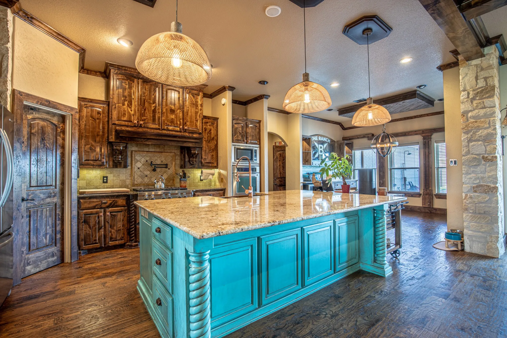 Single Family Residence For Sale in Tarrant County , 4901 Bucking Bronc Drive, Fort Worth, Texas 76126, 4 Bedroom, 4 Bathroom, 3 Garage spaces, 4,620 Sqft, built in 2011, mls#21382152, Real Estate Agent in Fort Worth, Homes For Sale in Tarrant county, Homes For Sale in Fort Worth, Realtor in Fort Worth Texas, Real Estate Brokerage Independent Realty Texas, Luminita Cordes Realtor