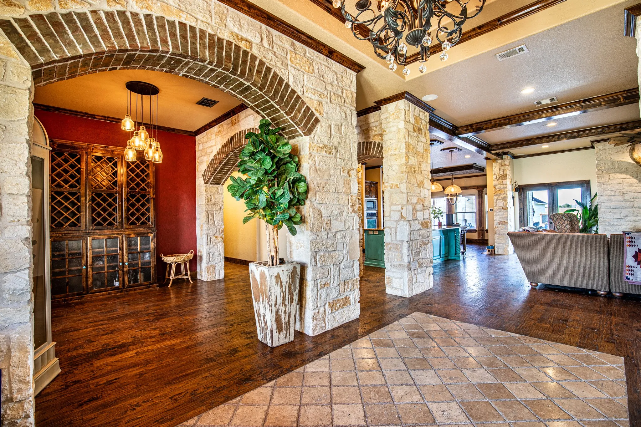 Single Family Residence For Sale in Tarrant County , 4901 Bucking Bronc Drive, Fort Worth, Texas 76126, 4 Bedroom, 4 Bathroom, 3 Garage spaces, 4,620 Sqft, built in 2011, mls#21382152, Real Estate Agent in Fort Worth, Homes For Sale in Tarrant county, Homes For Sale in Fort Worth, Realtor in Fort Worth Texas, Real Estate Brokerage Independent Realty Texas, Luminita Cordes Realtor