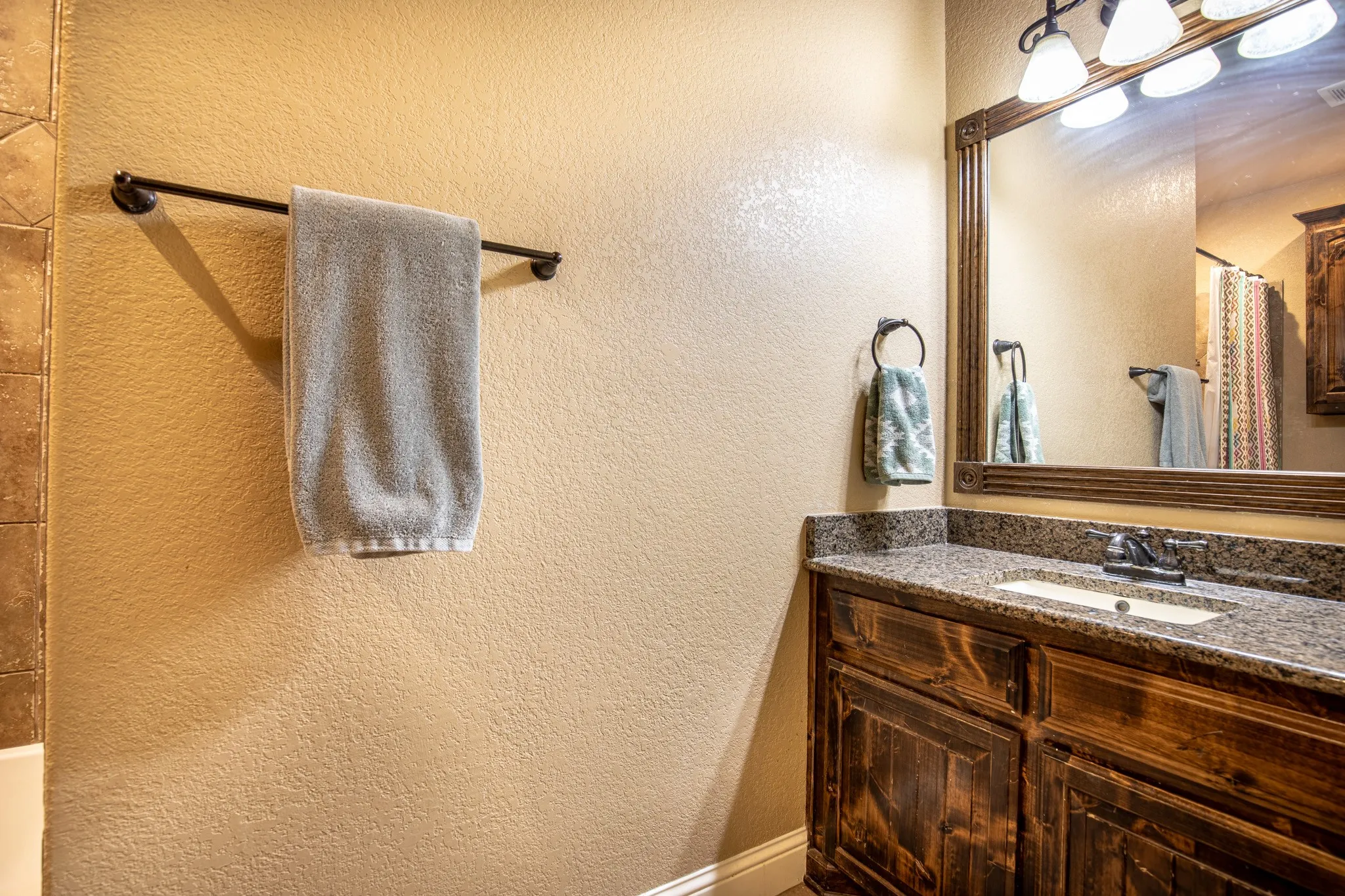 Single Family Residence For Sale in Tarrant County , 4901 Bucking Bronc Drive, Fort Worth, Texas 76126, 4 Bedroom, 4 Bathroom, 3 Garage spaces, 4,620 Sqft, built in 2011, mls#21382152, Real Estate Agent in Fort Worth, Homes For Sale in Tarrant county, Homes For Sale in Fort Worth, Realtor in Fort Worth Texas, Real Estate Brokerage Independent Realty Texas, Luminita Cordes Realtor