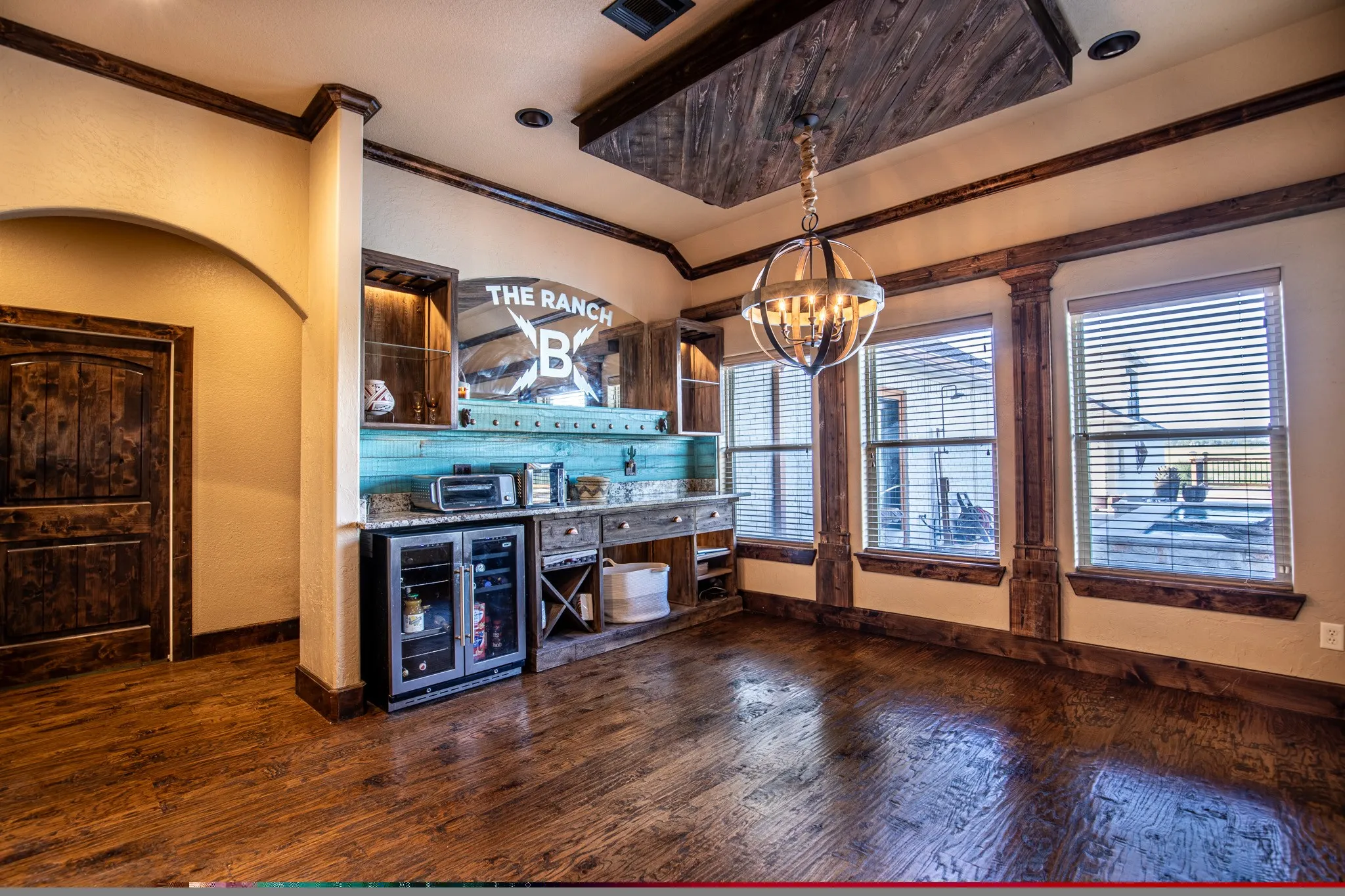 Single Family Residence For Sale in Tarrant County , 4901 Bucking Bronc Drive, Fort Worth, Texas 76126, 4 Bedroom, 4 Bathroom, 3 Garage spaces, 4,620 Sqft, built in 2011, mls#21382152, Real Estate Agent in Fort Worth, Homes For Sale in Tarrant county, Homes For Sale in Fort Worth, Realtor in Fort Worth Texas, Real Estate Brokerage Independent Realty Texas, Luminita Cordes Realtor