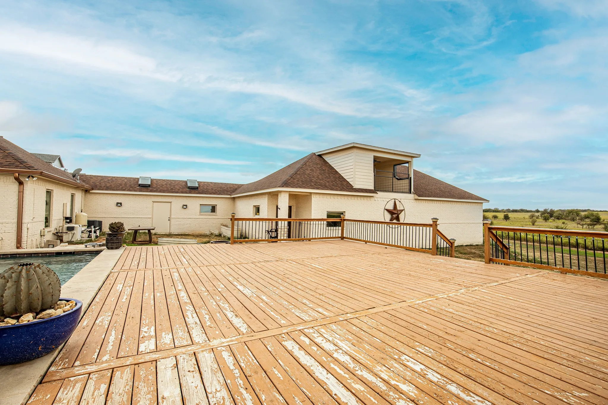 Single Family Residence For Sale in Tarrant County , 4901 Bucking Bronc Drive, Fort Worth, Texas 76126, 4 Bedroom, 4 Bathroom, 3 Garage spaces, 4,620 Sqft, built in 2011, mls#21382152, Real Estate Agent in Fort Worth, Homes For Sale in Tarrant county, Homes For Sale in Fort Worth, Realtor in Fort Worth Texas, Real Estate Brokerage Independent Realty Texas, Luminita Cordes Realtor
