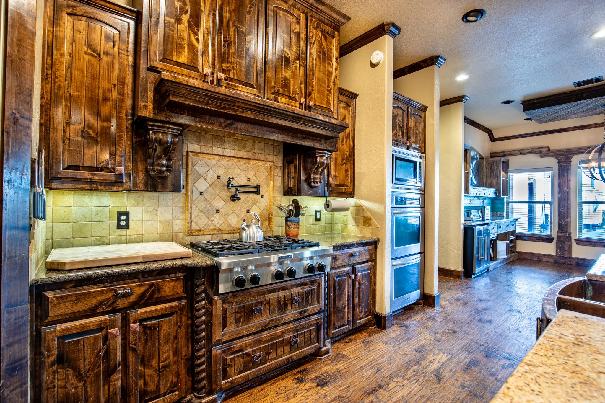 Single Family Residence For Sale in Tarrant County , 4901 Bucking Bronc Drive, Fort Worth, Texas 76126, 4 Bedroom, 4 Bathroom, 3 Garage spaces, 4,620 Sqft, built in 2011, mls#21382152, Real Estate Agent in Fort Worth, Homes For Sale in Tarrant county, Homes For Sale in Fort Worth, Realtor in Fort Worth Texas, Real Estate Brokerage Independent Realty Texas, Luminita Cordes Realtor