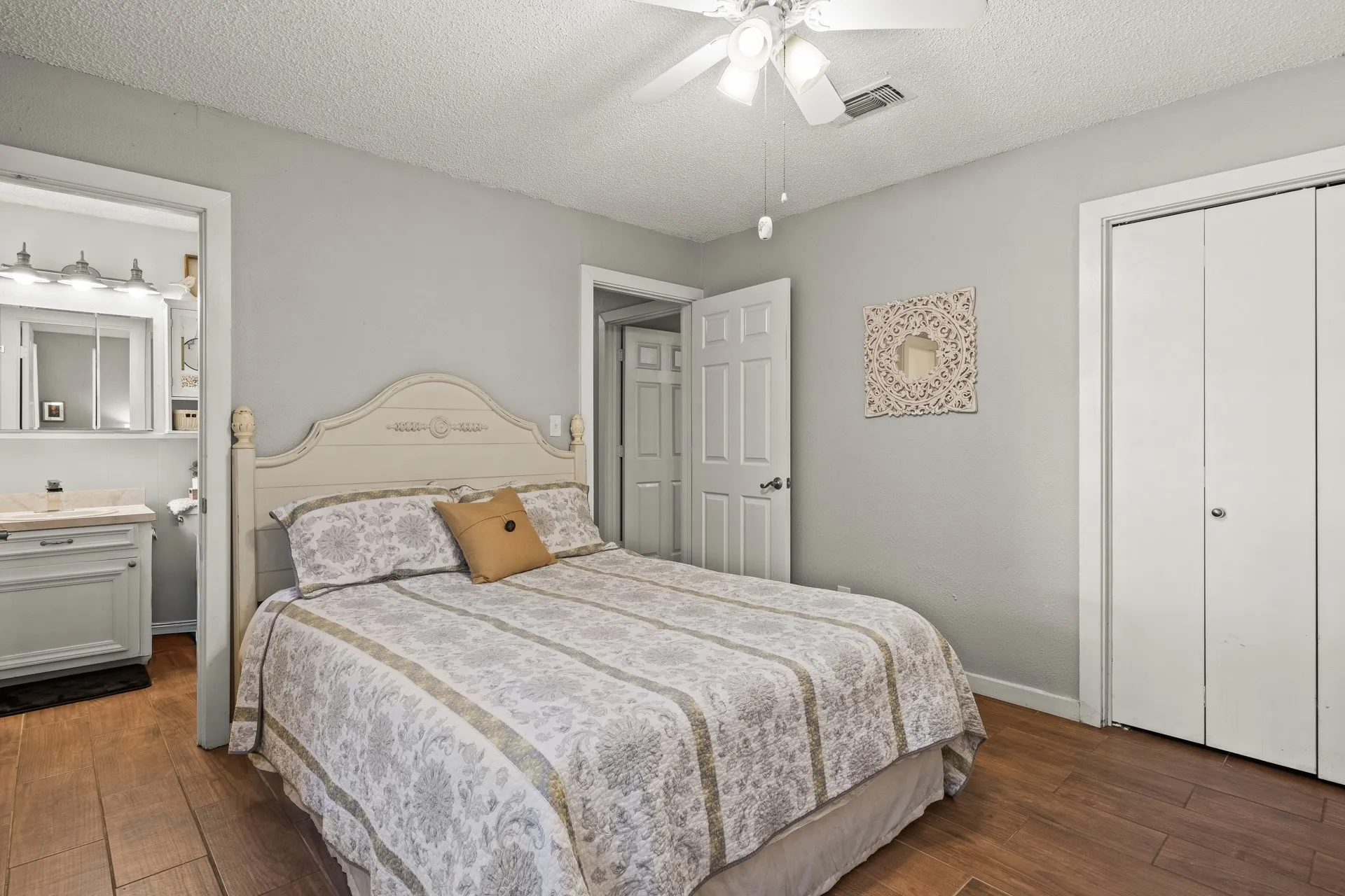 Single Family Residence For Sale in Titus County , 1134 County Road 3350, Cookville, Texas 75558, 4 Bedroom, 2 Bathroom, Garage spaces, 1,872 Sqft, built in 1976, mls#21382412, Real Estate Agent in Cookville, Homes For Sale in Titus county, Homes For Sale in Cookville, Realtor in Cookville Texas, Real Estate Brokerage Independent Realty Texas, Luminita Cordes Realtor