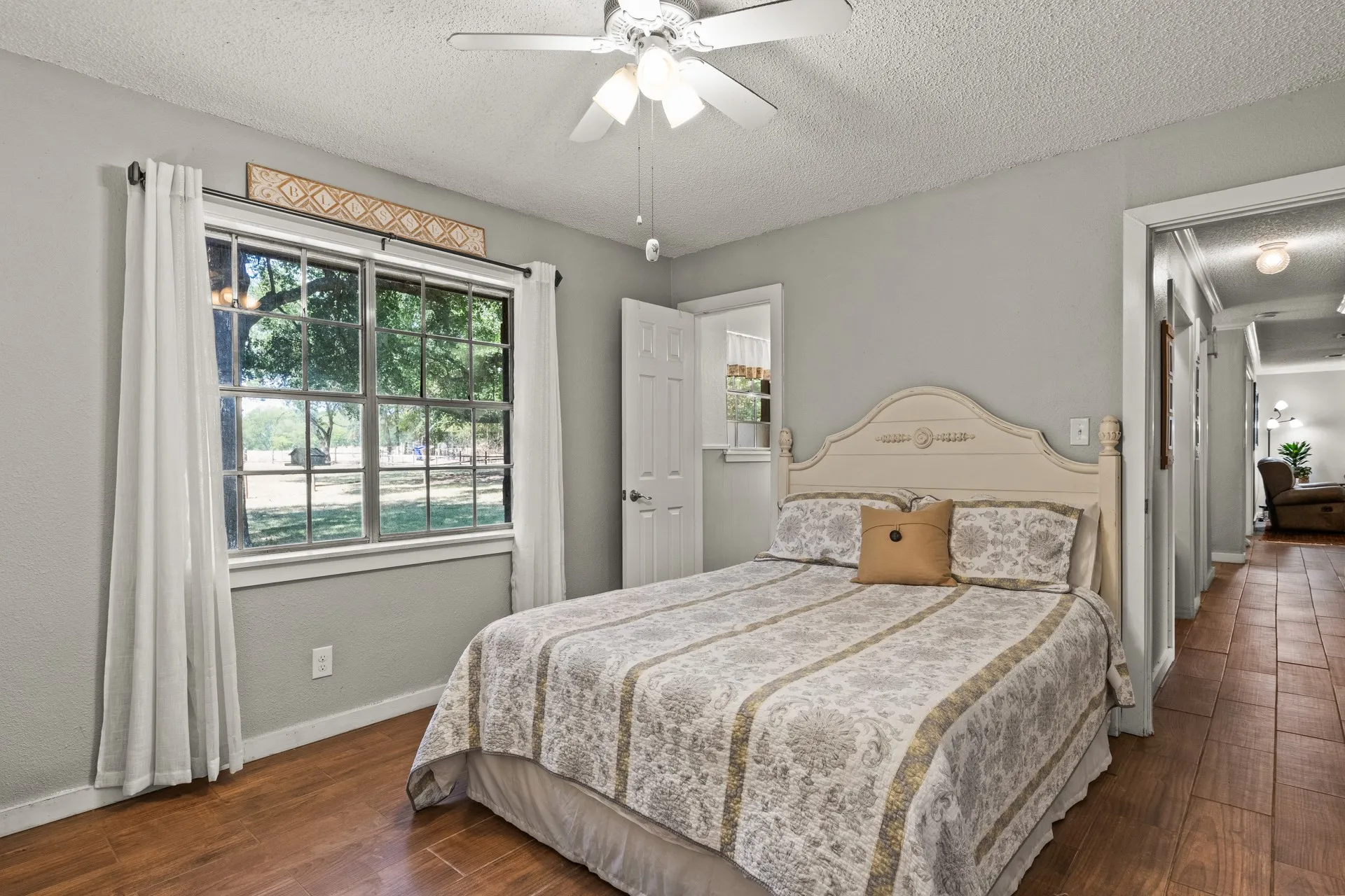Single Family Residence For Sale in Titus County , 1134 County Road 3350, Cookville, Texas 75558, 4 Bedroom, 2 Bathroom, Garage spaces, 1,872 Sqft, built in 1976, mls#21382412, Real Estate Agent in Cookville, Homes For Sale in Titus county, Homes For Sale in Cookville, Realtor in Cookville Texas, Real Estate Brokerage Independent Realty Texas, Luminita Cordes Realtor