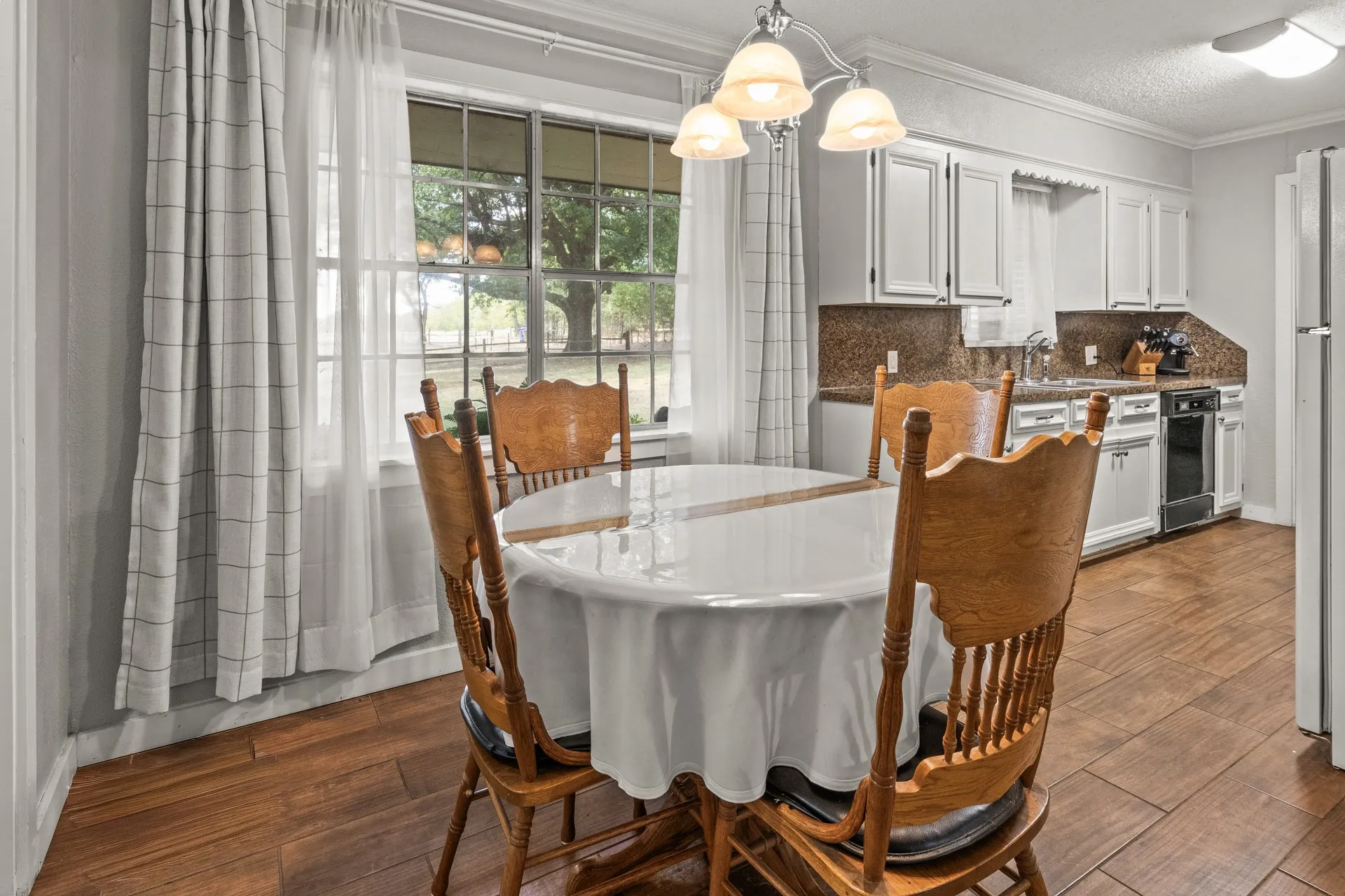 Single Family Residence For Sale in Titus County , 1134 County Road 3350, Cookville, Texas 75558, 4 Bedroom, 2 Bathroom, Garage spaces, 1,872 Sqft, built in 1976, mls#21382412, Real Estate Agent in Cookville, Homes For Sale in Titus county, Homes For Sale in Cookville, Realtor in Cookville Texas, Real Estate Brokerage Independent Realty Texas, Luminita Cordes Realtor