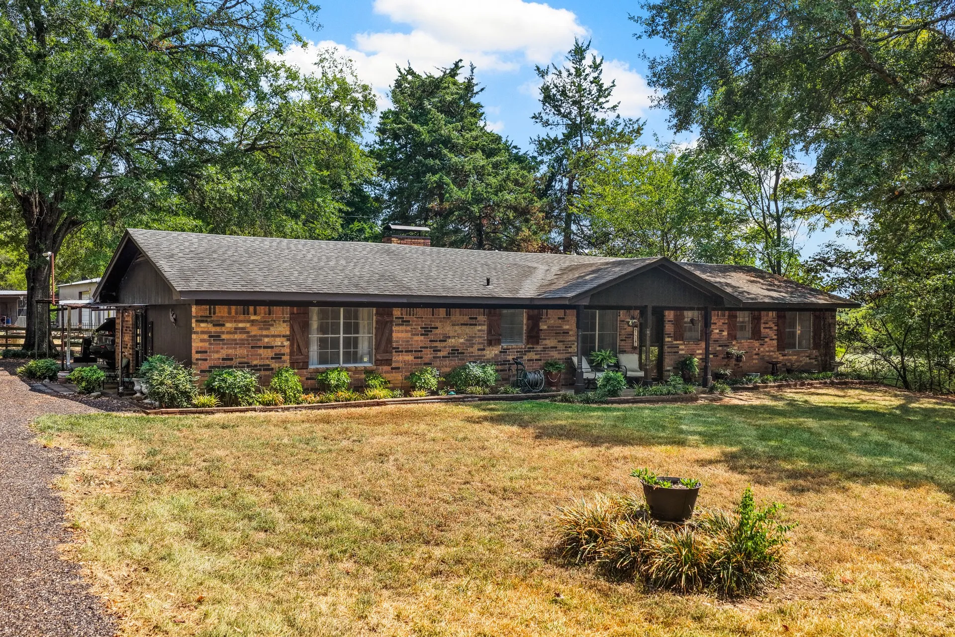 Single Family Residence For Sale in Titus County , 1134 County Road 3350, Cookville, Texas 75558, 4 Bedroom, 2 Bathroom, Garage spaces, 1,872 Sqft, built in 1976, mls#21382412, Real Estate Agent in Cookville, Homes For Sale in Titus county, Homes For Sale in Cookville, Realtor in Cookville Texas, Real Estate Brokerage Independent Realty Texas, Luminita Cordes Realtor