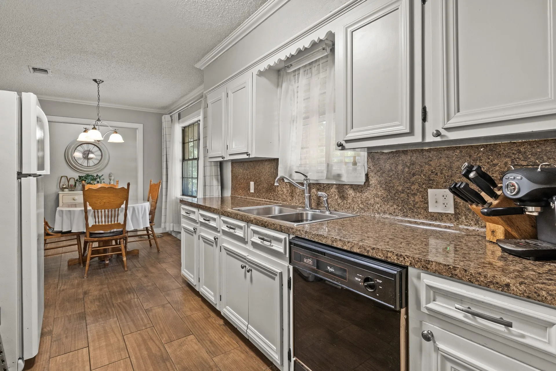 Single Family Residence For Sale in Titus County , 1134 County Road 3350, Cookville, Texas 75558, 4 Bedroom, 2 Bathroom, Garage spaces, 1,872 Sqft, built in 1976, mls#21382412, Real Estate Agent in Cookville, Homes For Sale in Titus county, Homes For Sale in Cookville, Realtor in Cookville Texas, Real Estate Brokerage Independent Realty Texas, Luminita Cordes Realtor