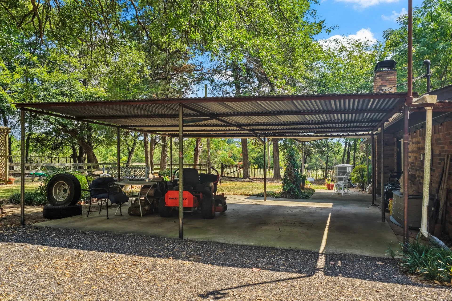 Single Family Residence For Sale in Titus County , 1134 County Road 3350, Cookville, Texas 75558, 4 Bedroom, 2 Bathroom, Garage spaces, 1,872 Sqft, built in 1976, mls#21382412, Real Estate Agent in Cookville, Homes For Sale in Titus county, Homes For Sale in Cookville, Realtor in Cookville Texas, Real Estate Brokerage Independent Realty Texas, Luminita Cordes Realtor