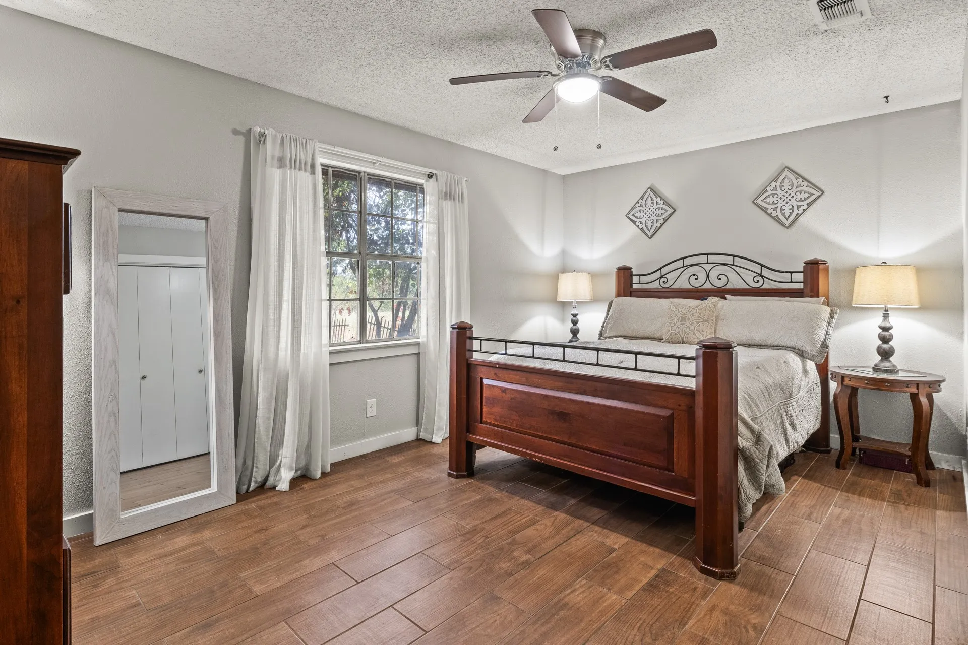 Single Family Residence For Sale in Titus County , 1134 County Road 3350, Cookville, Texas 75558, 4 Bedroom, 2 Bathroom, Garage spaces, 1,872 Sqft, built in 1976, mls#21382412, Real Estate Agent in Cookville, Homes For Sale in Titus county, Homes For Sale in Cookville, Realtor in Cookville Texas, Real Estate Brokerage Independent Realty Texas, Luminita Cordes Realtor