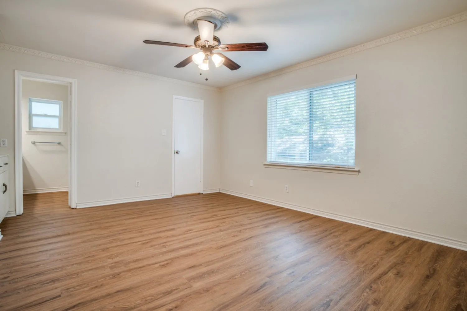 Single Family Residence For Rent in Dallas County , 604 N Young Boulevard, De Soto, Texas 75115, 4 Bedroom, 2 Bathroom, 2 Garage spaces, 1,732 Sqft, built in 1964, mls#21382473, Real Estate Agent in De Soto, Homes For Rent in Dallas county, Homes For Rent in De Soto, Realtor in De Soto Texas, Real Estate Brokerage Independent Realty Texas, Luminita Cordes Realtor