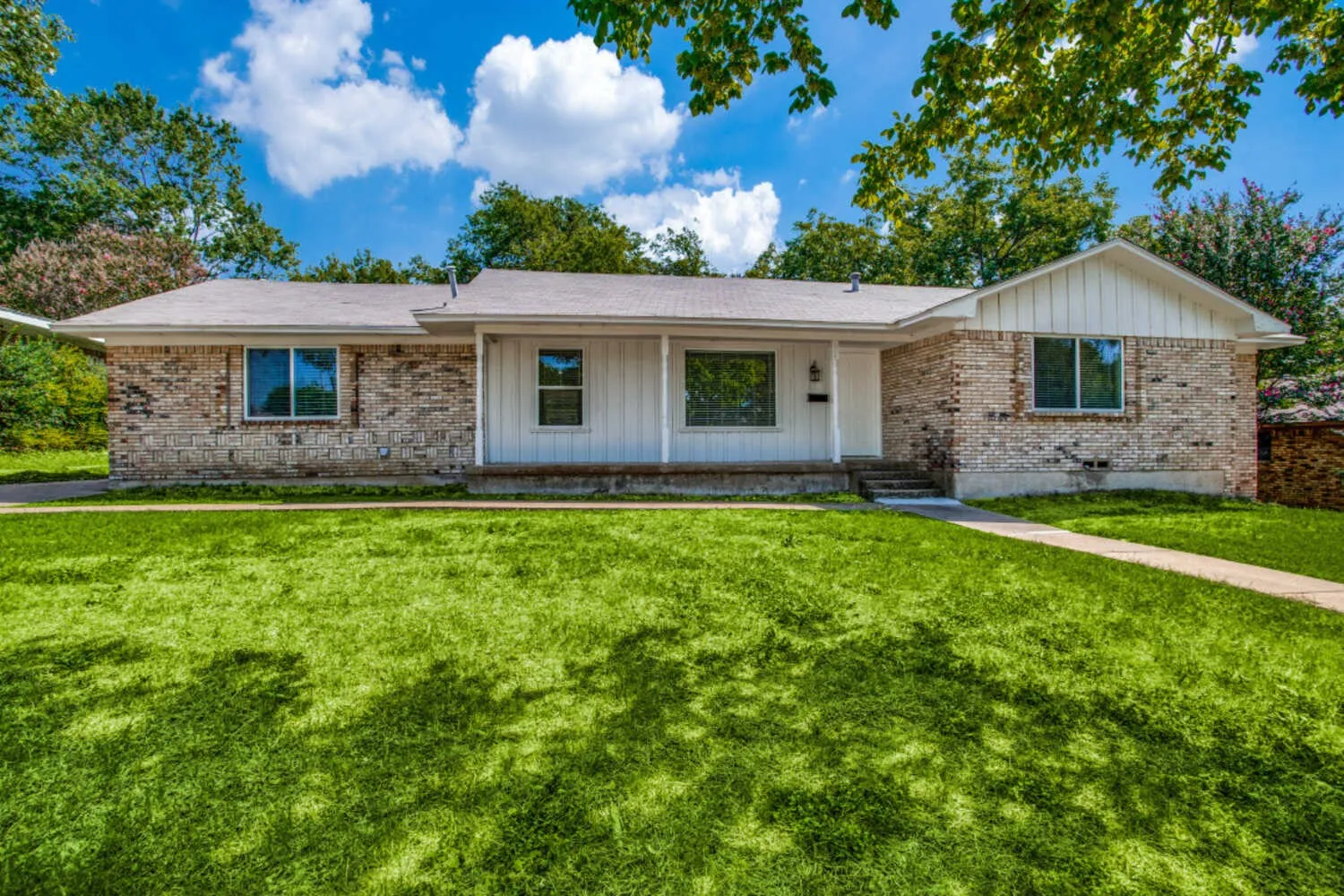 Single Family Residence For Rent in Dallas County , 604 N Young Boulevard, De Soto, Texas 75115, 4 Bedroom, 2 Bathroom, 2 Garage spaces, 1,732 Sqft, built in 1964, mls#21382473, Real Estate Agent in De Soto, Homes For Rent in Dallas county, Homes For Rent in De Soto, Realtor in De Soto Texas, Real Estate Brokerage Independent Realty Texas, Luminita Cordes Realtor