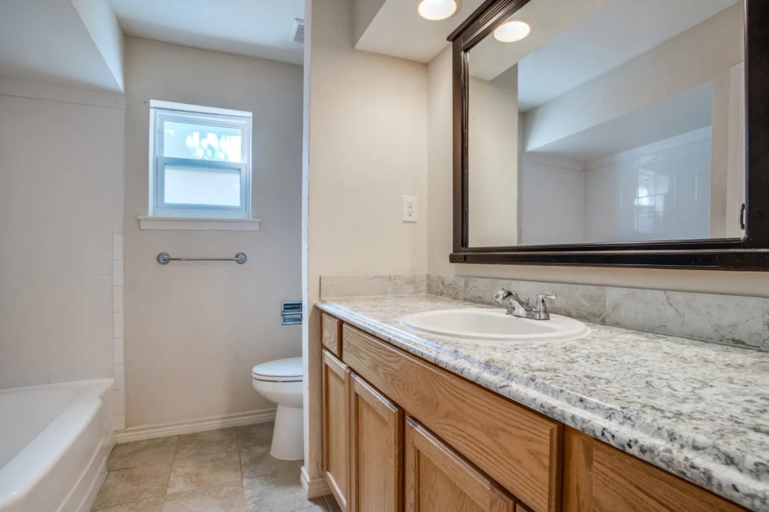 Single Family Residence For Rent in Dallas County , 604 N Young Boulevard, De Soto, Texas 75115, 4 Bedroom, 2 Bathroom, 2 Garage spaces, 1,732 Sqft, built in 1964, mls#21382473, Real Estate Agent in De Soto, Homes For Rent in Dallas county, Homes For Rent in De Soto, Realtor in De Soto Texas, Real Estate Brokerage Independent Realty Texas, Luminita Cordes Realtor