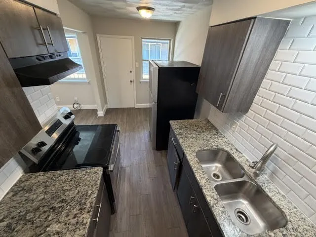 Apartment For Rent in Dallas County , 723 N Marsalis Avenue 207, Dallas, Texas 75203, 1 Bedroom, 1 Bathroom, Garage spaces, 753 Sqft, built in 1961, mls#21382480, Real Estate Agent in Dallas, Homes For Rent in Dallas county, Homes For Rent in Dallas, Realtor in Dallas Texas, Real Estate Brokerage Independent Realty Texas, Luminita Cordes Realtor