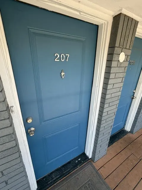 Apartment For Rent in Dallas County , 723 N Marsalis Avenue 207, Dallas, Texas 75203, 1 Bedroom, 1 Bathroom, Garage spaces, 753 Sqft, built in 1961, mls#21382480, Real Estate Agent in Dallas, Homes For Rent in Dallas county, Homes For Rent in Dallas, Realtor in Dallas Texas, Real Estate Brokerage Independent Realty Texas, Luminita Cordes Realtor