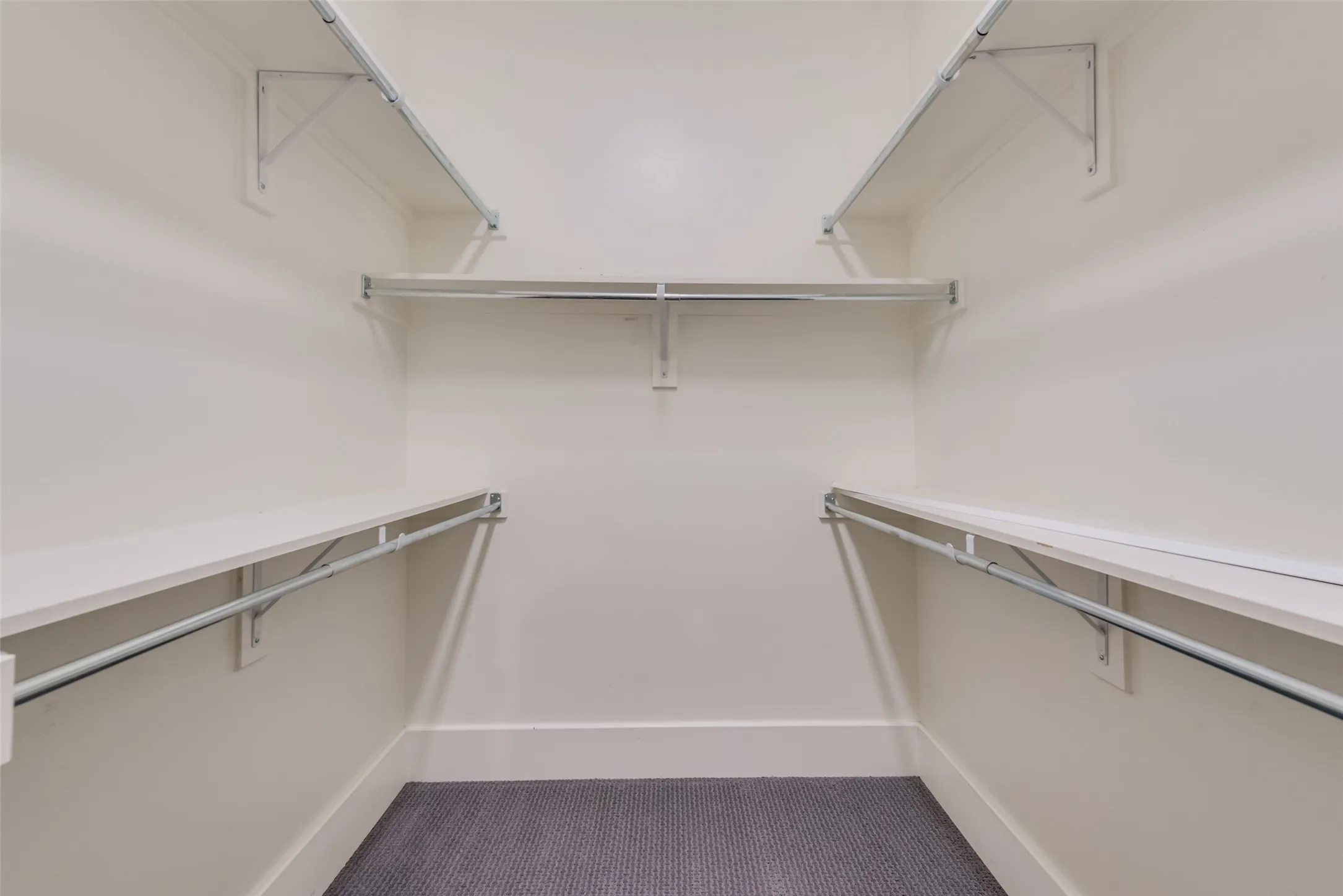 Condominium For Rent in Dallas County , 2606 Shelby Avenue 101, Dallas, Texas 75219, 3 Bedroom, 3 Bathroom, 2 Garage spaces, 2,472 Sqft, built in 2005, mls#21380553, Real Estate Agent in Dallas, Homes For Rent in Dallas county, Homes For Rent in Dallas, Realtor in Dallas Texas, Real Estate Brokerage Independent Realty Texas, Luminita Cordes Realtor