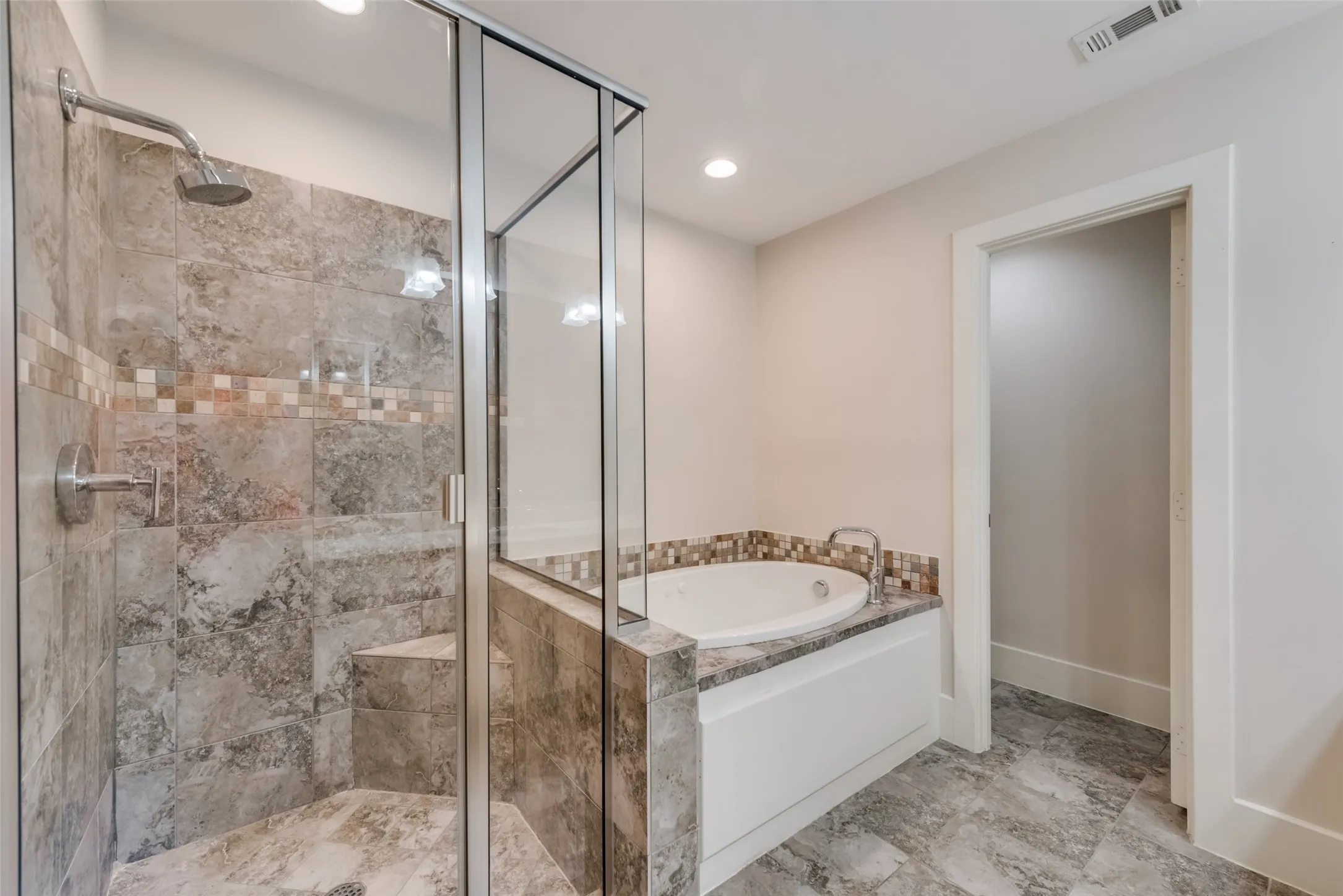 Condominium For Rent in Dallas County , 2606 Shelby Avenue 101, Dallas, Texas 75219, 3 Bedroom, 3 Bathroom, 2 Garage spaces, 2,472 Sqft, built in 2005, mls#21380553, Real Estate Agent in Dallas, Homes For Rent in Dallas county, Homes For Rent in Dallas, Realtor in Dallas Texas, Real Estate Brokerage Independent Realty Texas, Luminita Cordes Realtor