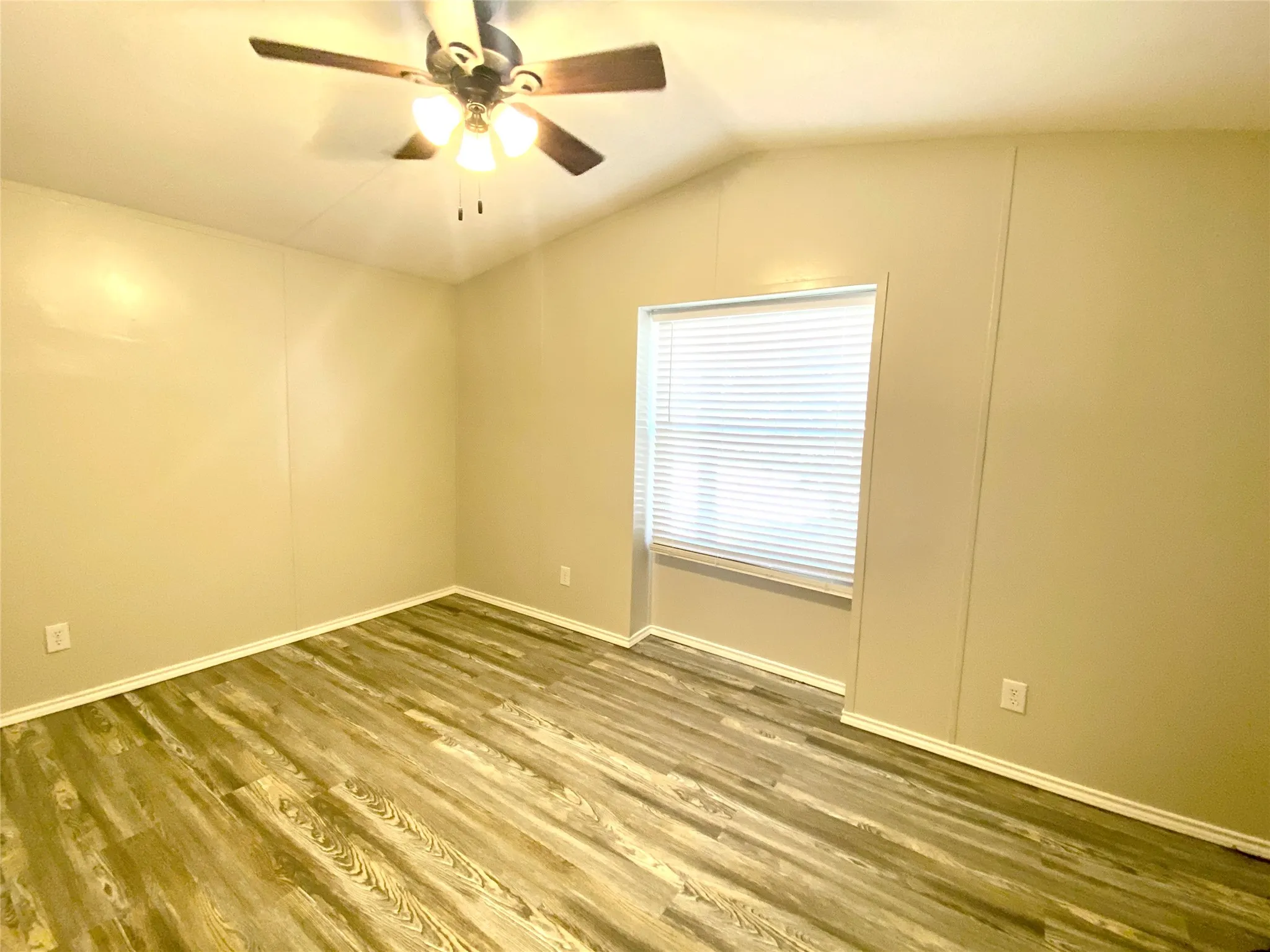 Mobile Home For Rent in Taylor County , 5850 Hartford 61, Abilene, Texas 79605, 2 Bedroom, 2 Bathroom, Garage spaces, 1,088 Sqft, built in 1992, mls#21381335, Real Estate Agent in Abilene, Homes For Rent in Taylor county, Homes For Rent in Abilene, Realtor in Abilene Texas, Real Estate Brokerage Independent Realty Texas, Luminita Cordes Realtor