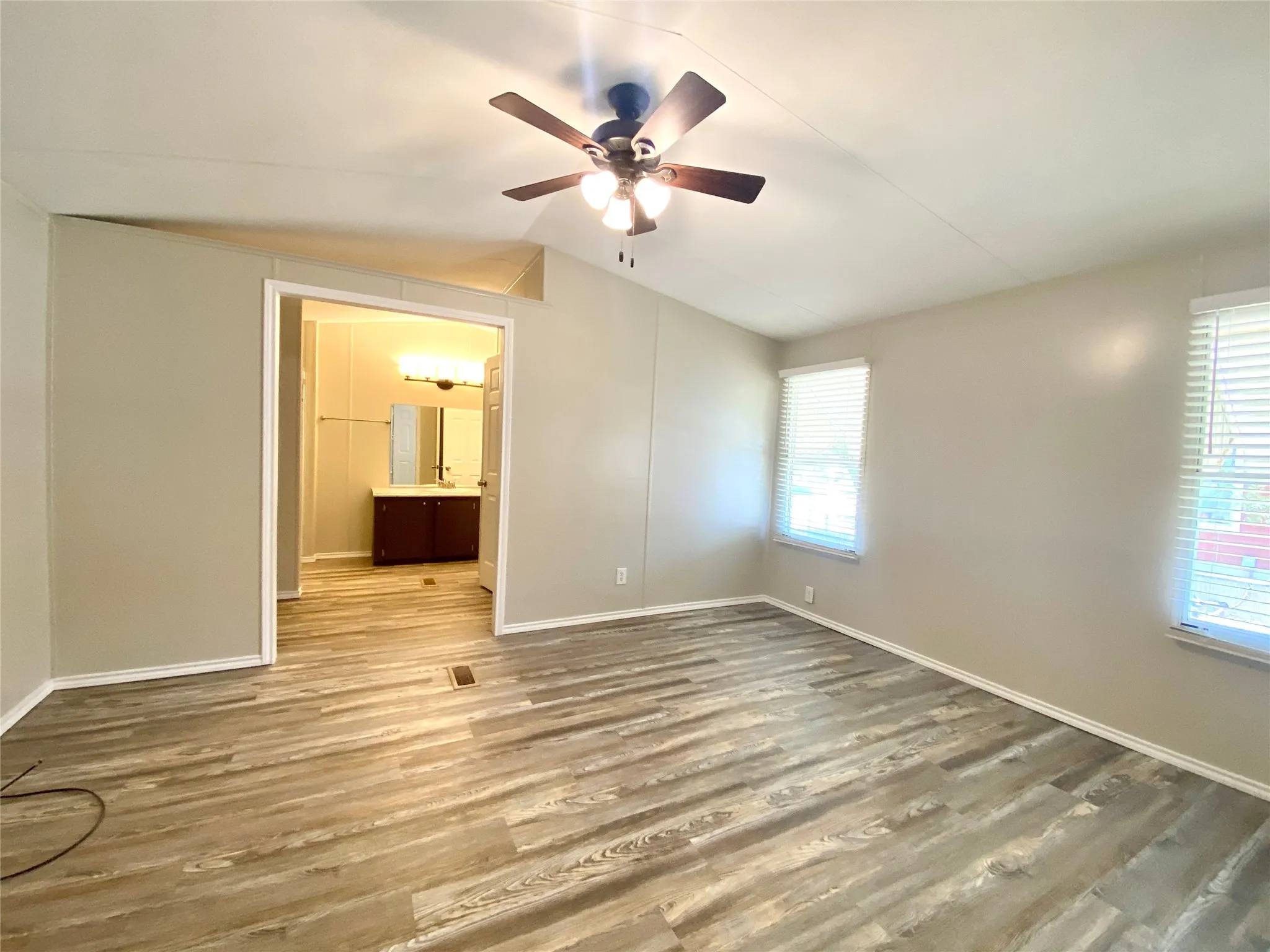 Mobile Home For Rent in Taylor County , 5850 Hartford 61, Abilene, Texas 79605, 2 Bedroom, 2 Bathroom, Garage spaces, 1,088 Sqft, built in 1992, mls#21381335, Real Estate Agent in Abilene, Homes For Rent in Taylor county, Homes For Rent in Abilene, Realtor in Abilene Texas, Real Estate Brokerage Independent Realty Texas, Luminita Cordes Realtor
