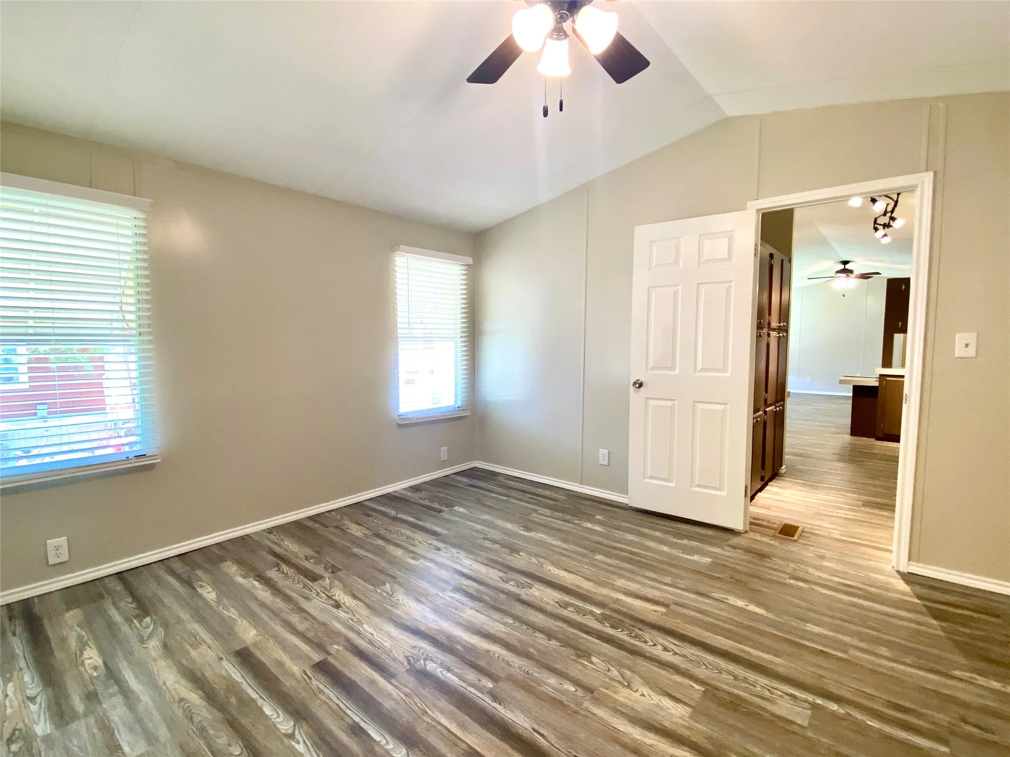 Mobile Home For Rent in Taylor County , 5850 Hartford 61, Abilene, Texas 79605, 2 Bedroom, 2 Bathroom, Garage spaces, 1,088 Sqft, built in 1992, mls#21381335, Real Estate Agent in Abilene, Homes For Rent in Taylor county, Homes For Rent in Abilene, Realtor in Abilene Texas, Real Estate Brokerage Independent Realty Texas, Luminita Cordes Realtor