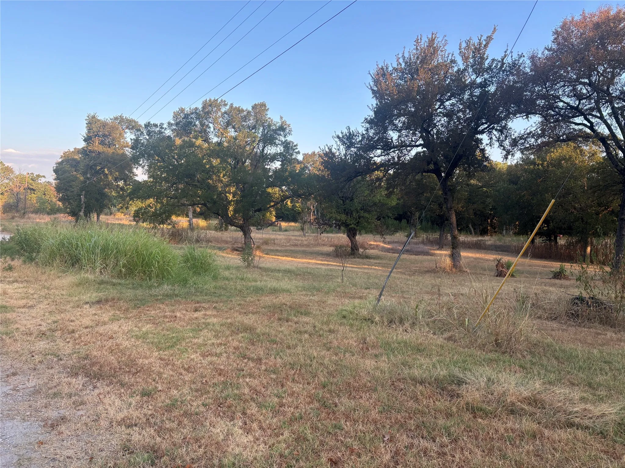 Mobile Home For Sale in Grayson County , 919 E Morgan Street, Denison, Texas 75021, 3 Bedroom, 1 Bathroom, Garage spaces, 924 Sqft, built in 1985, mls#21382459, Real Estate Agent in Denison, Homes For Sale in Grayson county, Homes For Sale in Denison, Realtor in Denison Texas, Real Estate Brokerage Independent Realty Texas, Luminita Cordes Realtor