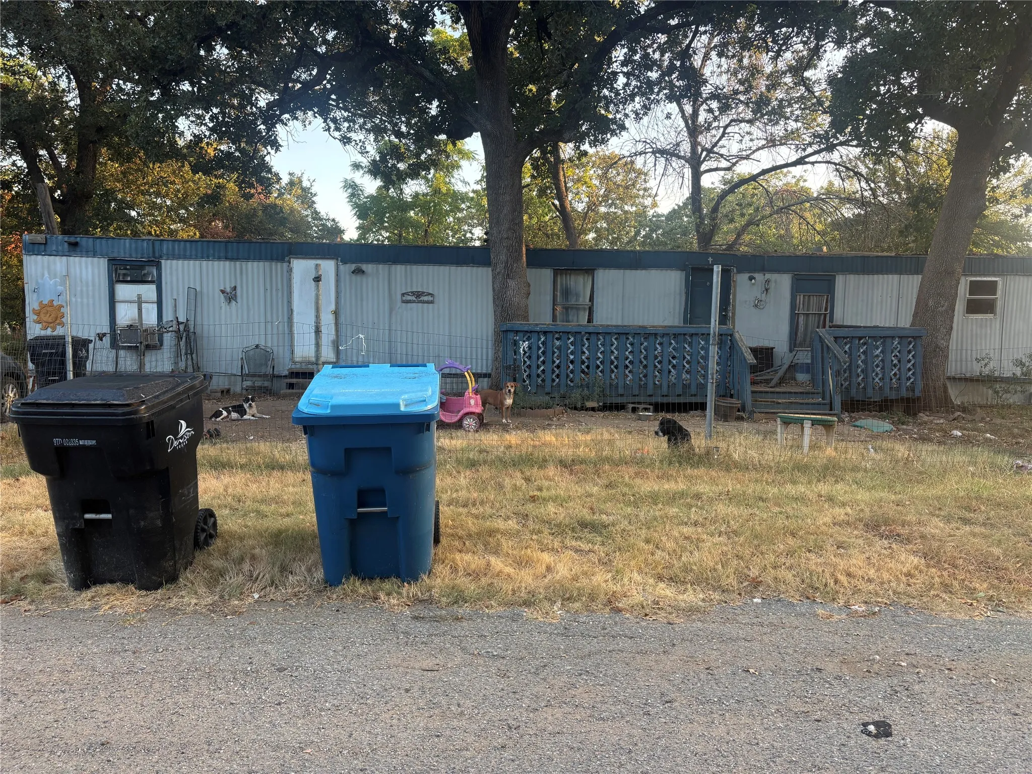 Mobile Home For Sale in Grayson County , 919 E Morgan Street, Denison, Texas 75021, 3 Bedroom, 1 Bathroom, Garage spaces, 924 Sqft, built in 1985, mls#21382459, Real Estate Agent in Denison, Homes For Sale in Grayson county, Homes For Sale in Denison, Realtor in Denison Texas, Real Estate Brokerage Independent Realty Texas, Luminita Cordes Realtor