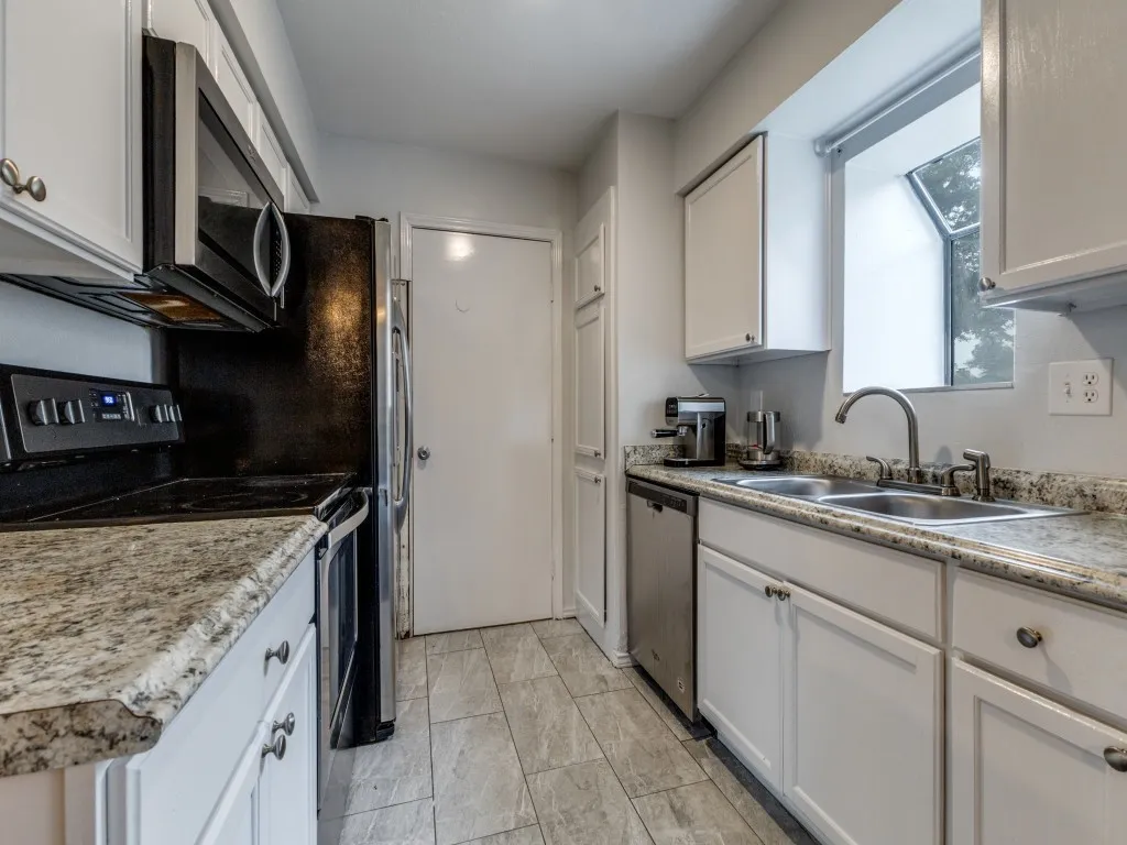 Condominium For Sale in Dallas County , 5801 Lake Hubbard Parkway 103, Garland, Texas 75043, 2 Bedroom, 1 Bathroom, Garage spaces, 779 Sqft, built in 1983, mls#21382474, Real Estate Agent in Garland, Homes For Sale in Dallas county, Homes For Sale in Garland, Realtor in Garland Texas, Real Estate Brokerage Independent Realty Texas, Luminita Cordes Realtor