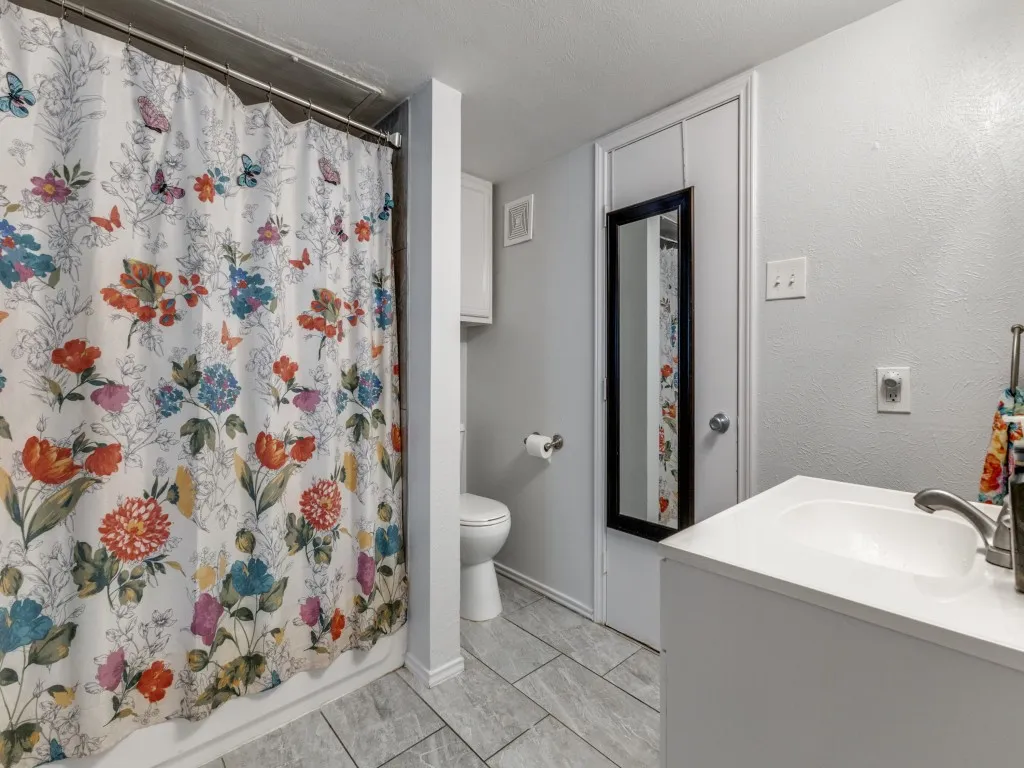 Condominium For Sale in Dallas County , 5801 Lake Hubbard Parkway 103, Garland, Texas 75043, 2 Bedroom, 1 Bathroom, Garage spaces, 779 Sqft, built in 1983, mls#21382474, Real Estate Agent in Garland, Homes For Sale in Dallas county, Homes For Sale in Garland, Realtor in Garland Texas, Real Estate Brokerage Independent Realty Texas, Luminita Cordes Realtor