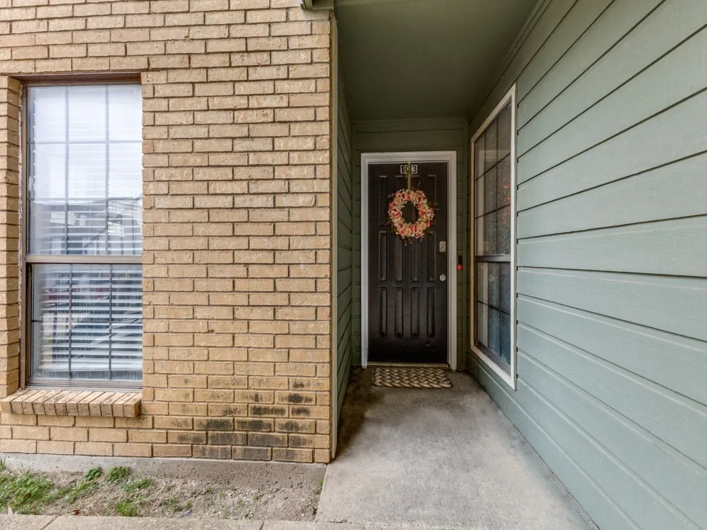 Condominium For Sale in Dallas County , 5801 Lake Hubbard Parkway 103, Garland, Texas 75043, 2 Bedroom, 1 Bathroom, Garage spaces, 779 Sqft, built in 1983, mls#21382474, Real Estate Agent in Garland, Homes For Sale in Dallas county, Homes For Sale in Garland, Realtor in Garland Texas, Real Estate Brokerage Independent Realty Texas, Luminita Cordes Realtor