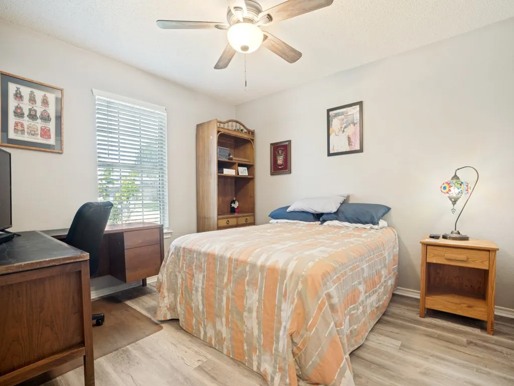 Single Family Residence For Sale in Denton County , 1036 Summit Drive, Justin, Texas 76247, 3 Bedroom, 2 Bathroom, 2 Garage spaces, 1,674 Sqft, built in 1998, mls#21381613, Real Estate Agent in Justin, Homes For Sale in Denton county, Homes For Sale in Justin, Realtor in Justin Texas, Real Estate Brokerage Independent Realty Texas, Luminita Cordes Realtor