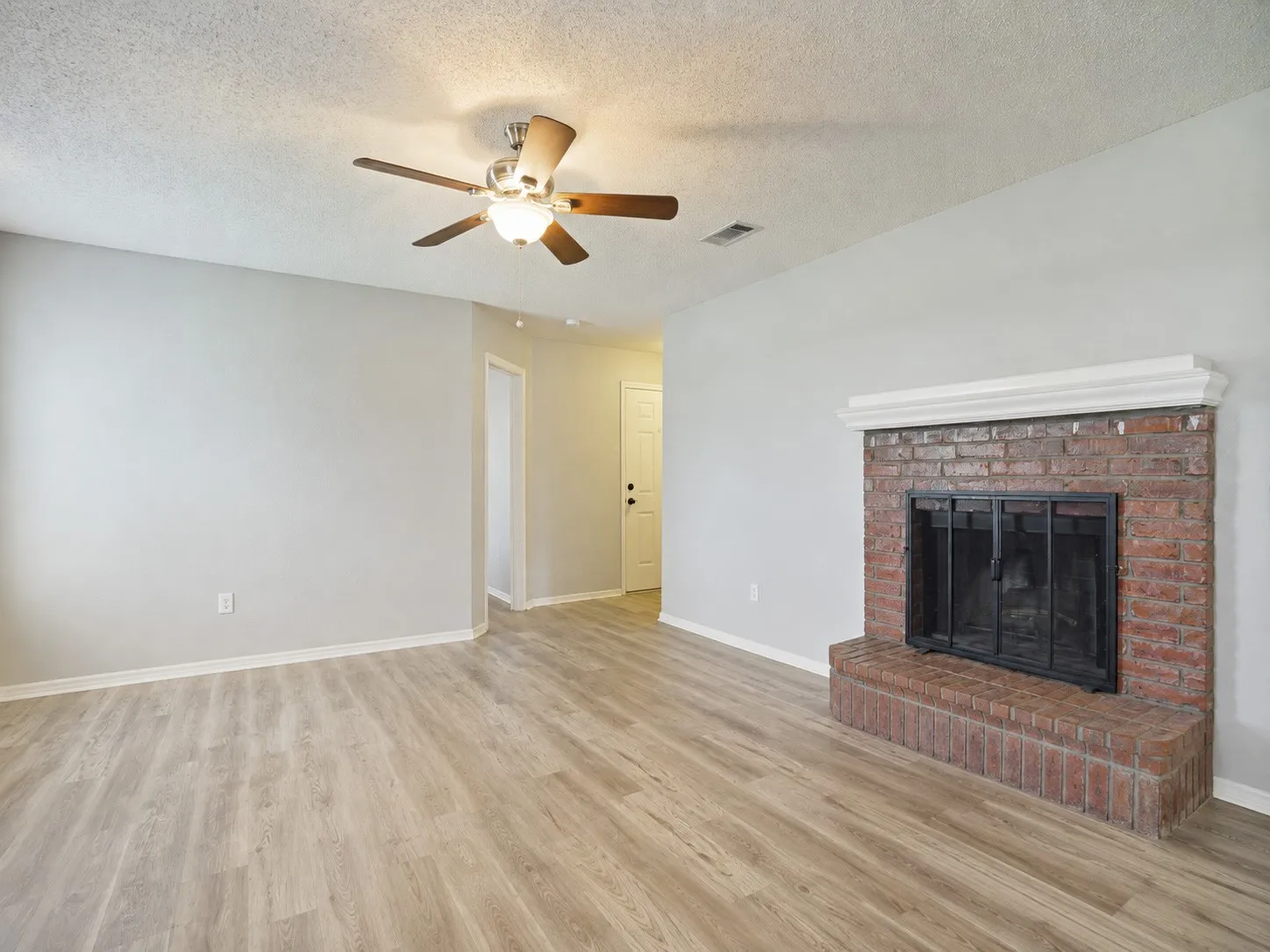 Virtual Image of Living room unfurnished