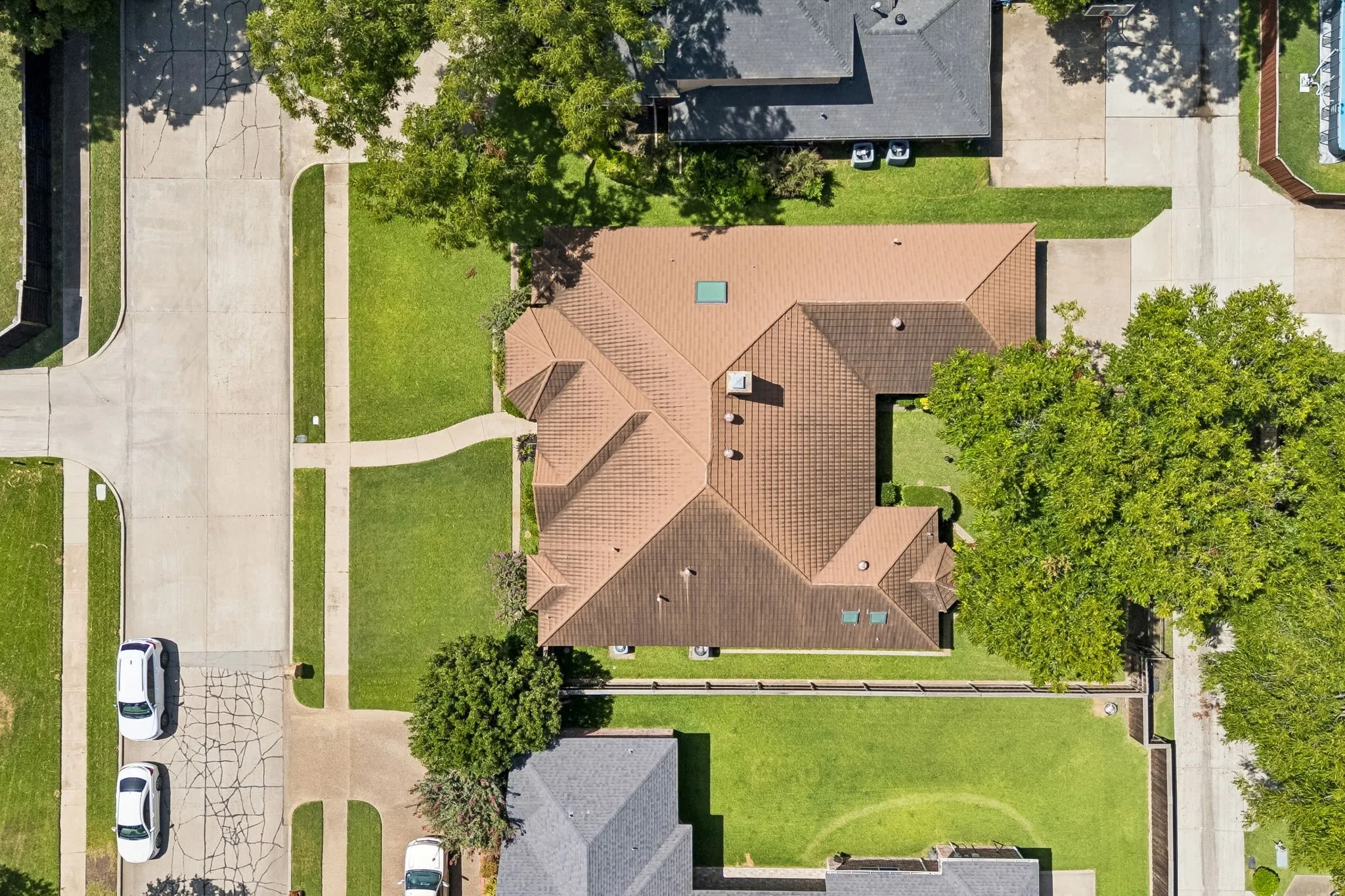 Single Family Residence For Sale in Dallas County , 1913 Pecan Ridge Drive, Rowlett, Texas 75088, 4 Bedroom, 3 Bathroom, 2 Garage spaces, 3,103 Sqft, built in 1985, mls#21382464, Real Estate Agent in Rowlett, Homes For Sale in Dallas county, Homes For Sale in Rowlett, Realtor in Rowlett Texas, Real Estate Brokerage Independent Realty Texas, Luminita Cordes Realtor
